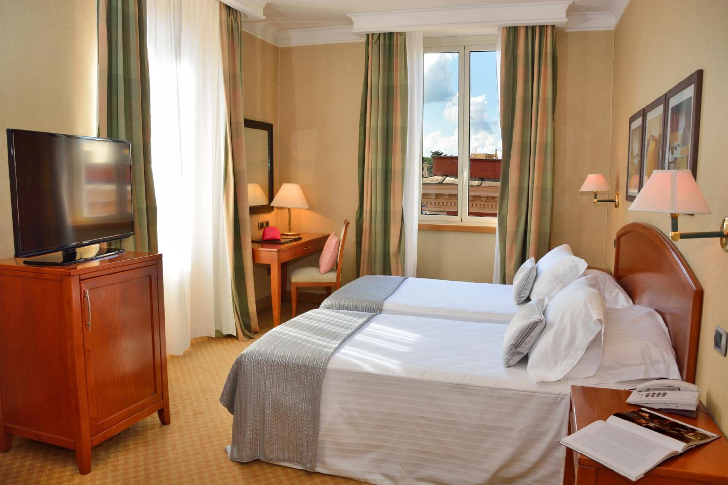 Double or Twin Room photo 3