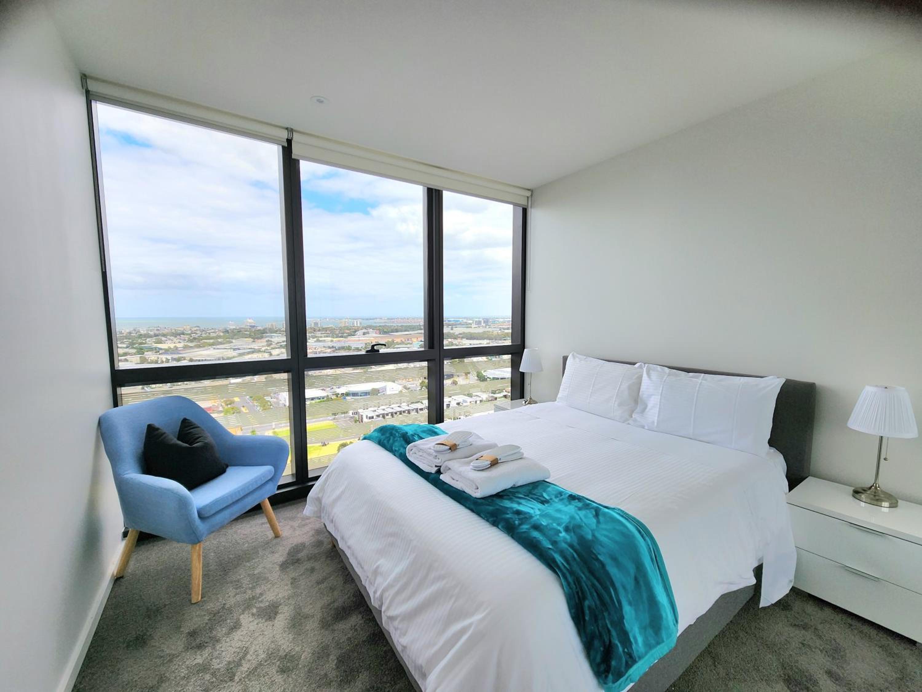 Executive 3 Bedroom Collection - Photo 19