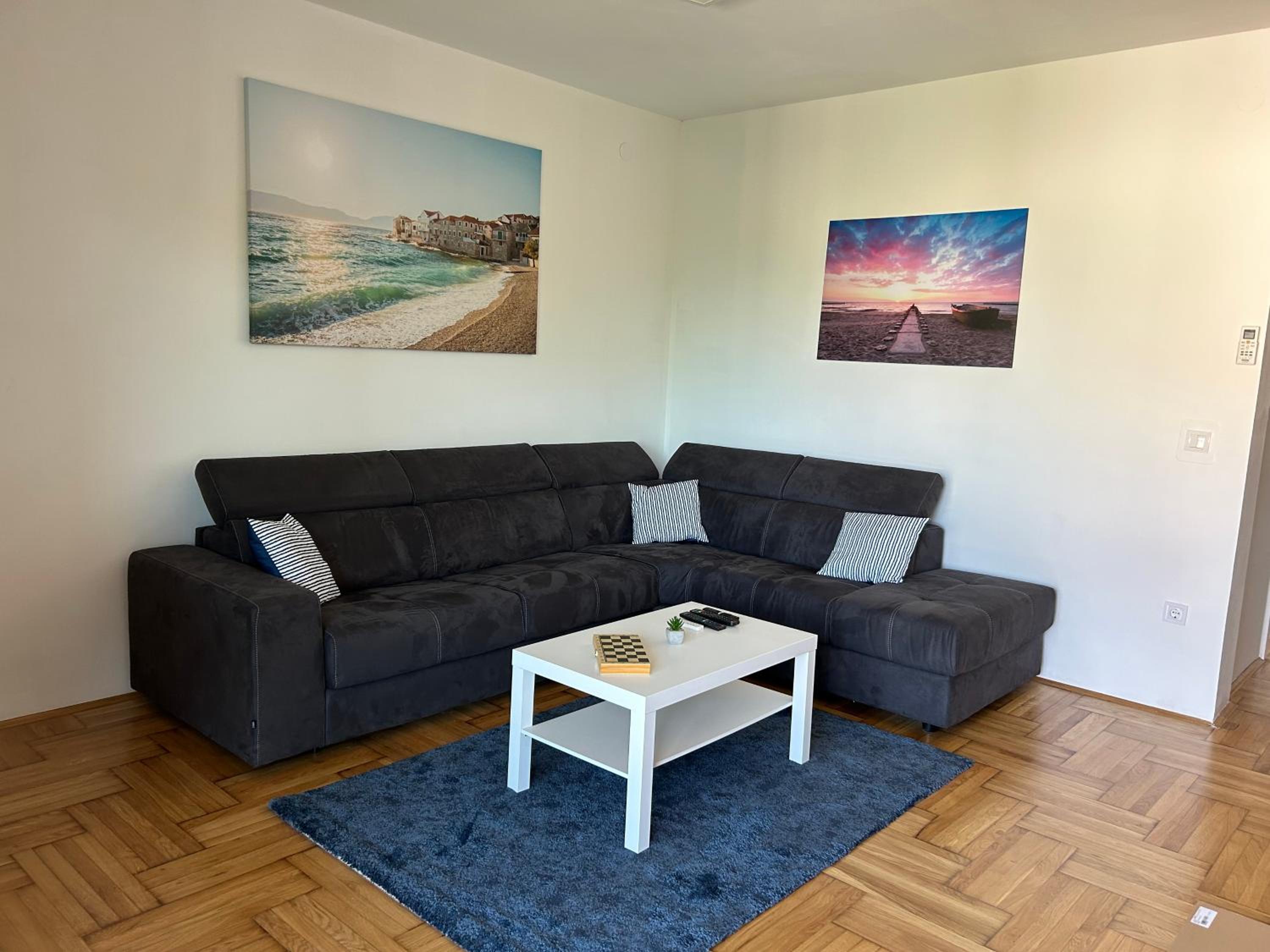 One-Bedroom Apartment photo 2