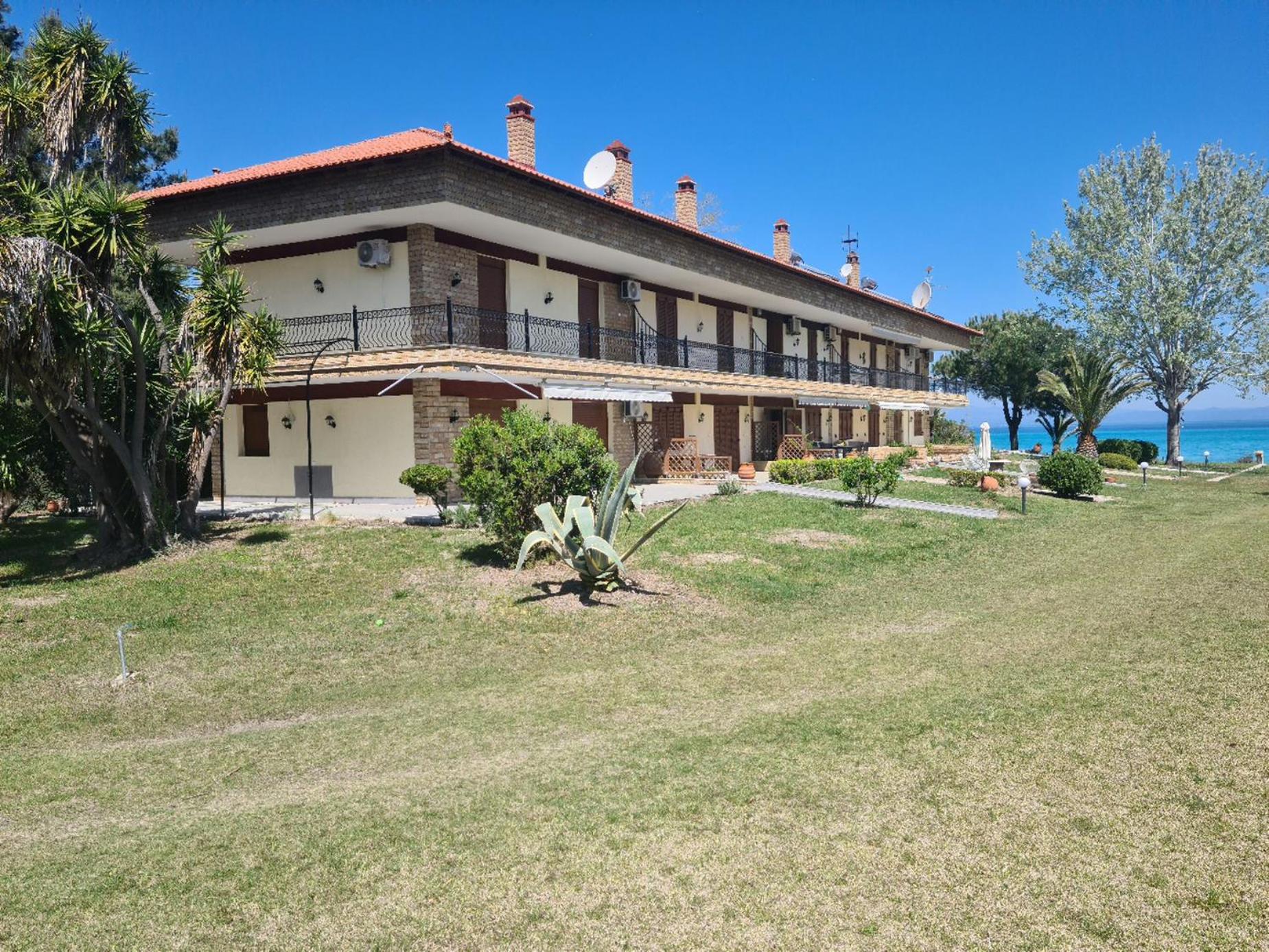 Three-Bedroom House photo 2