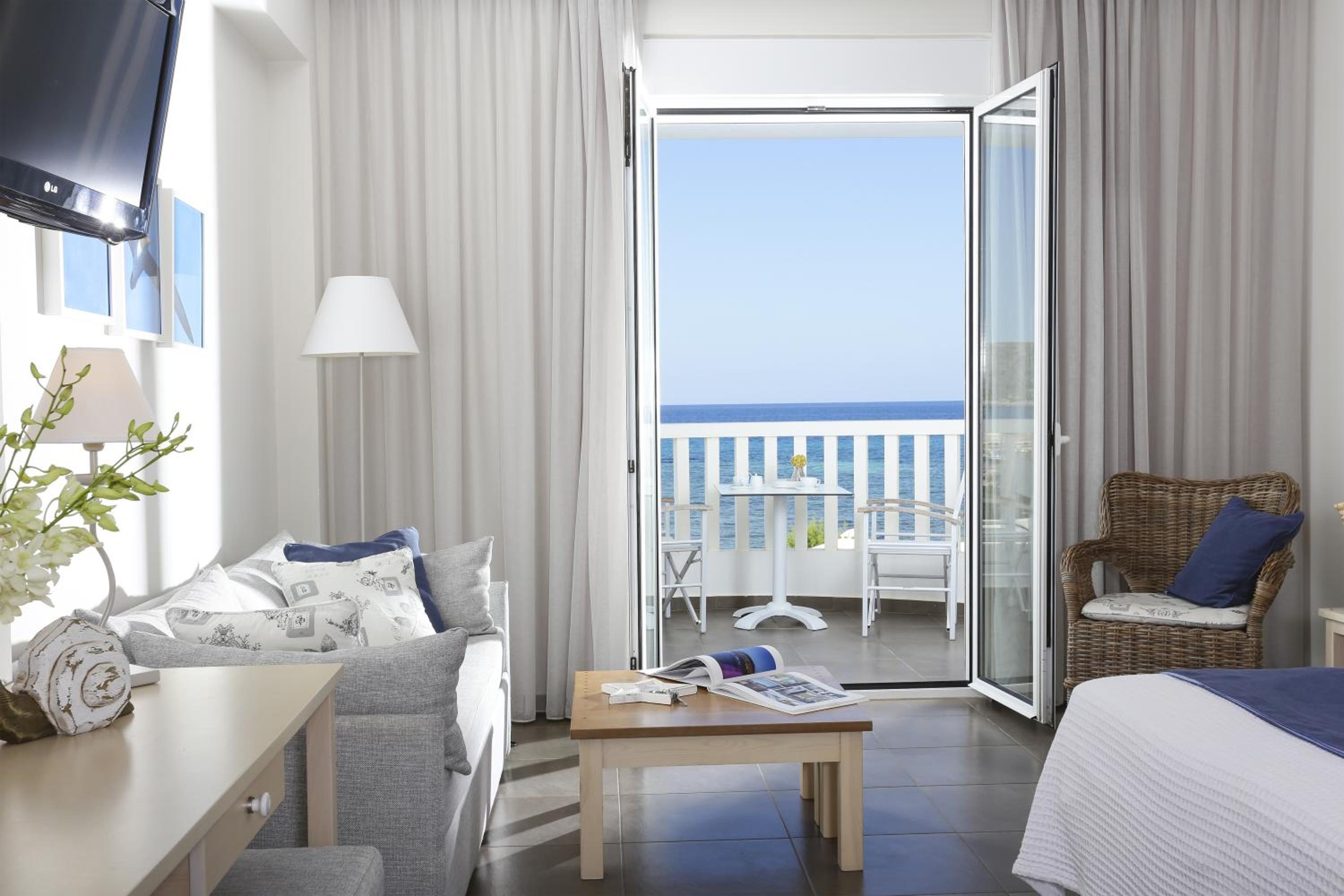 Studio with Sea View - Photo 17
