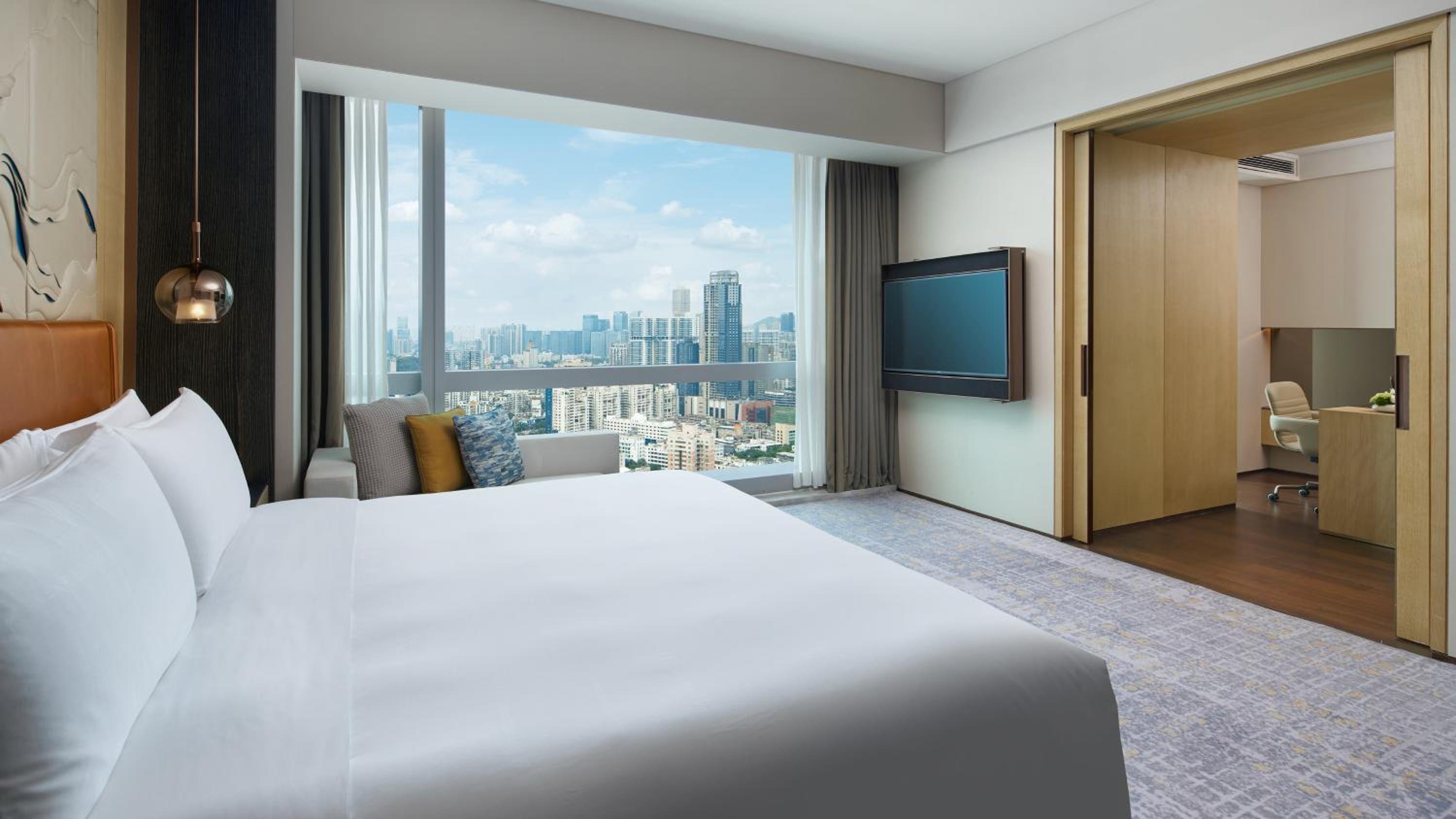 One-Bedroom Suite - Photo 1