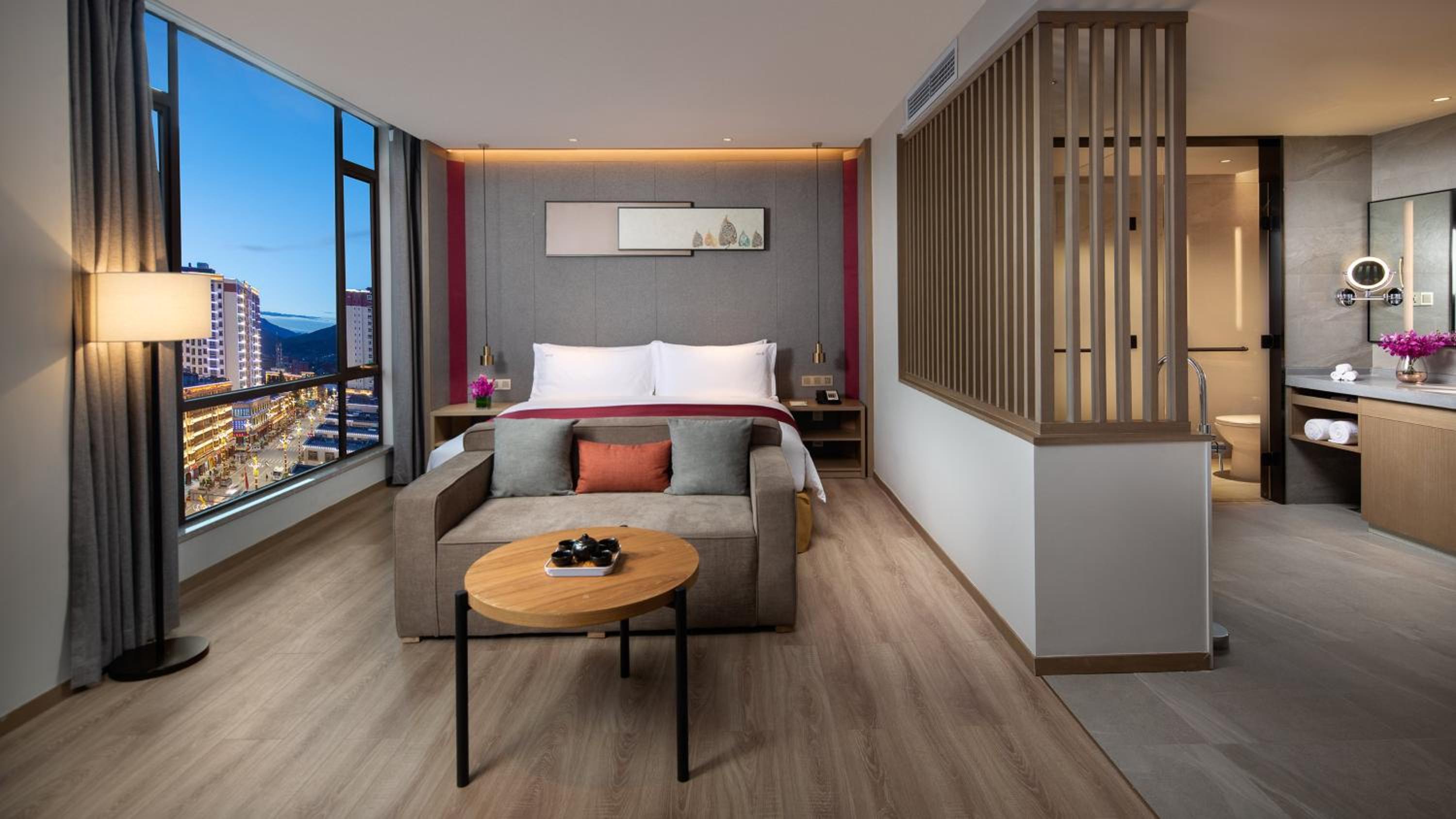 King Suite - Photo 3