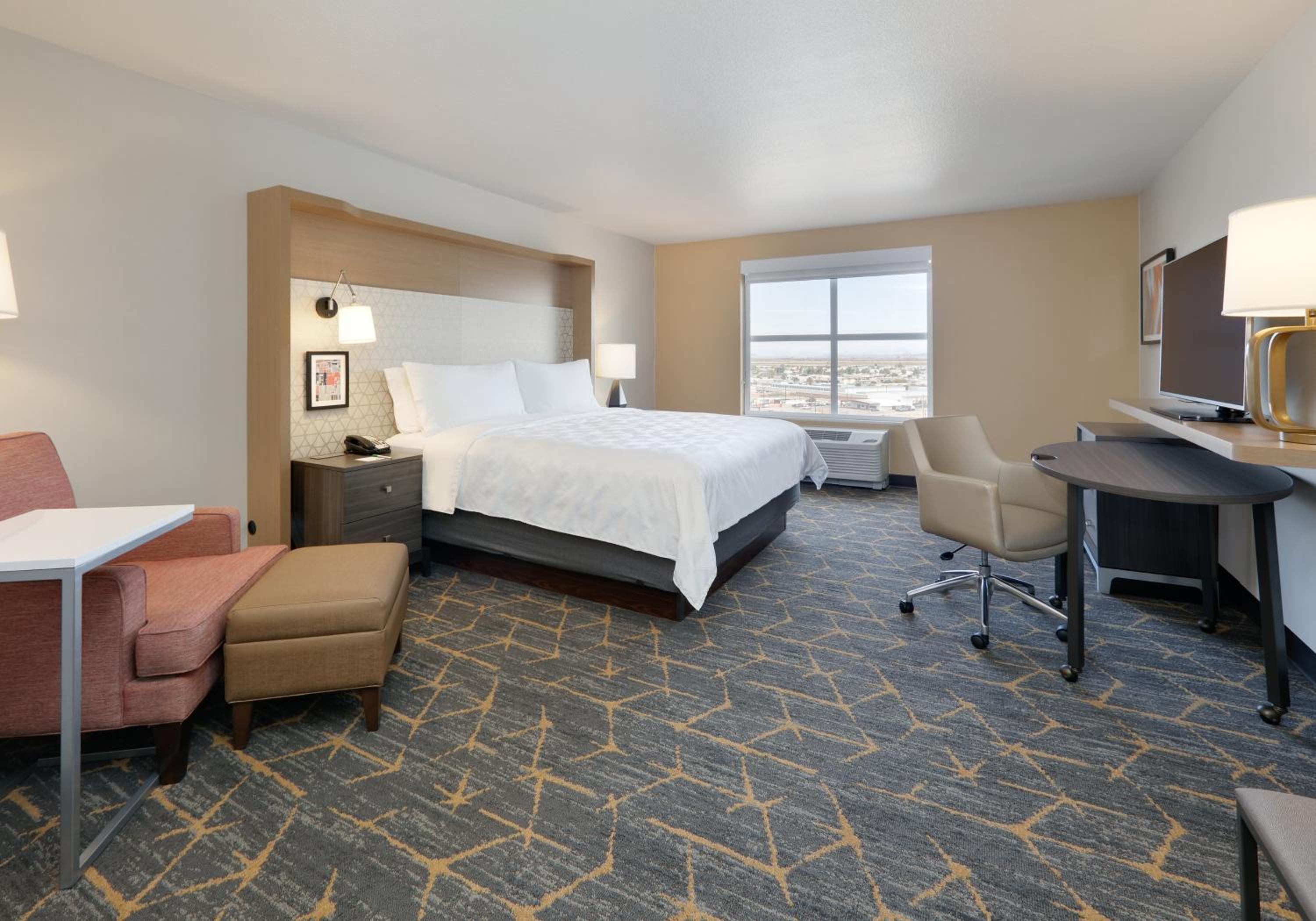 Standard King Room - Photo 6