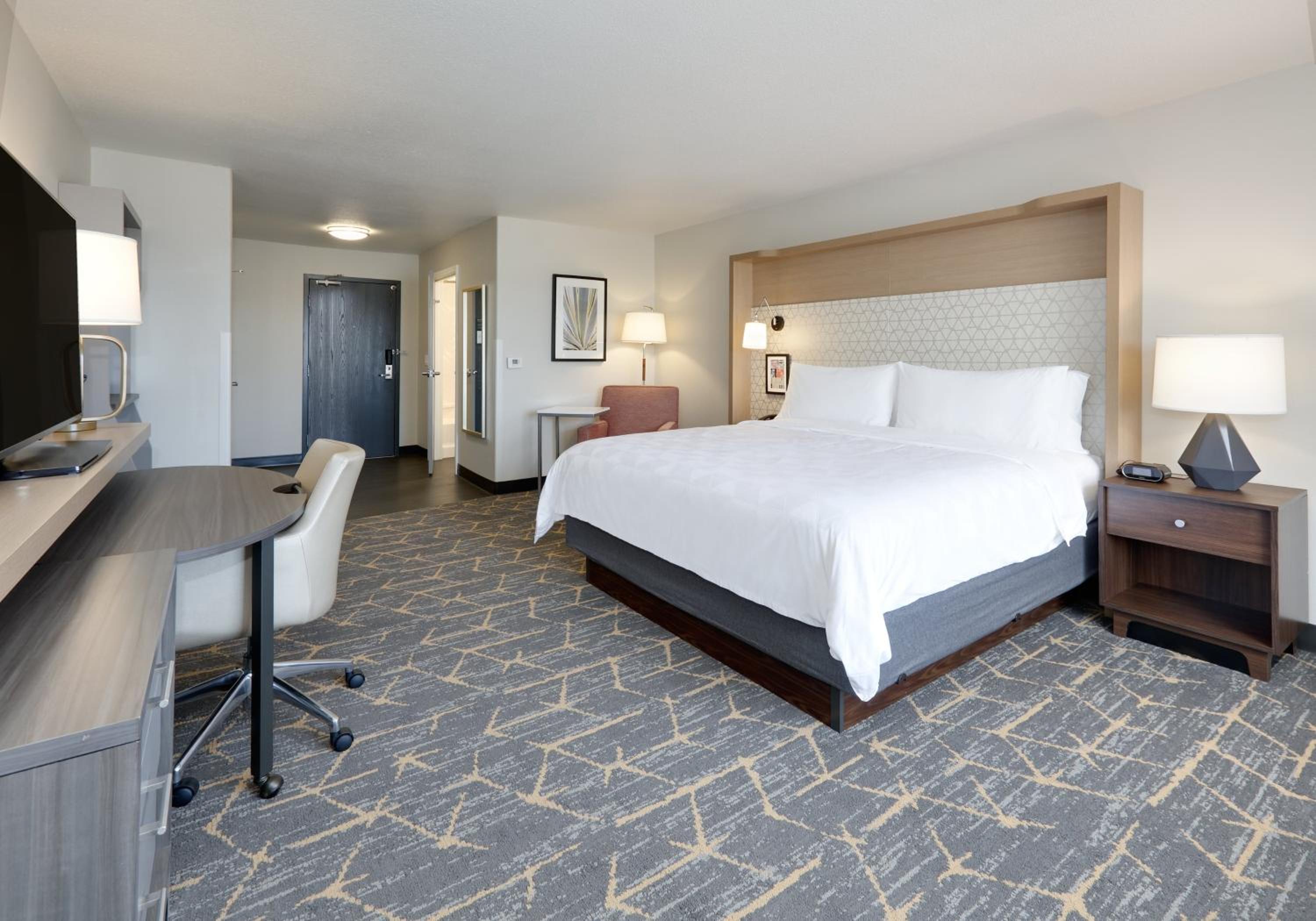 Standard King Room - Photo 2