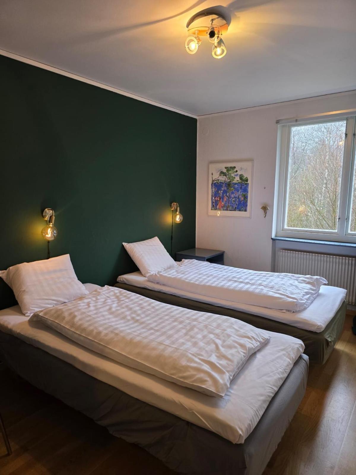 Twin Room - Photo 2