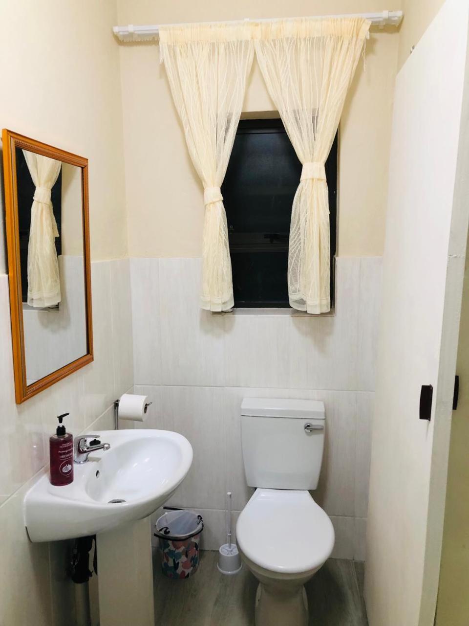 Double Room with Private Bathroom photo 2