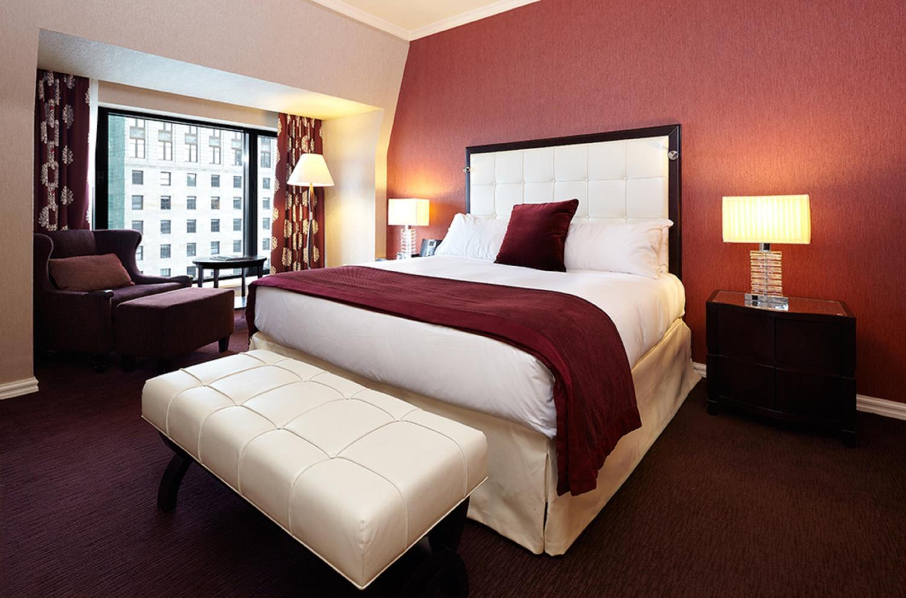 Classic King Room with Montreal View