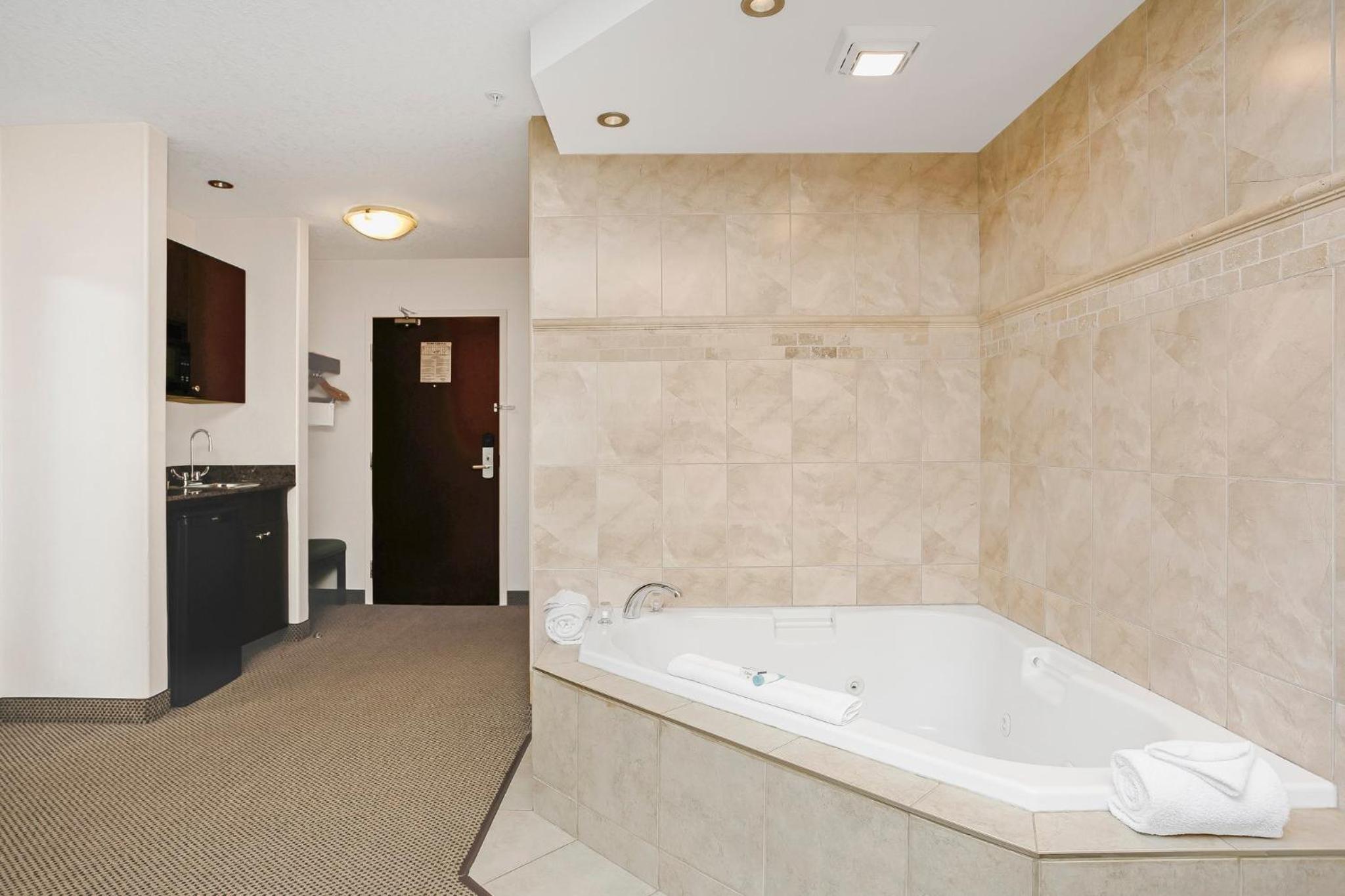 King Suite - Photo 5