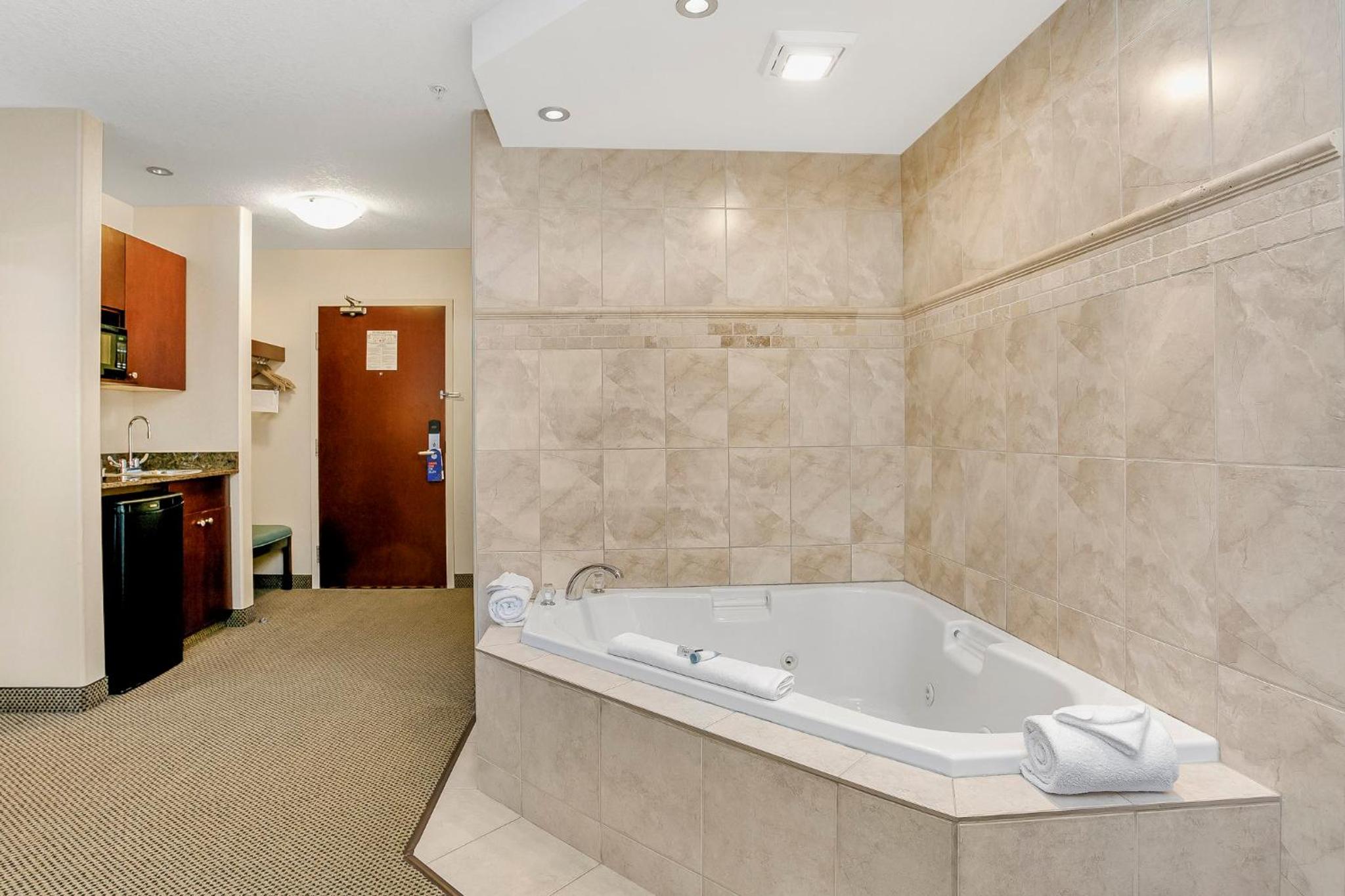 King Suite - Photo 6