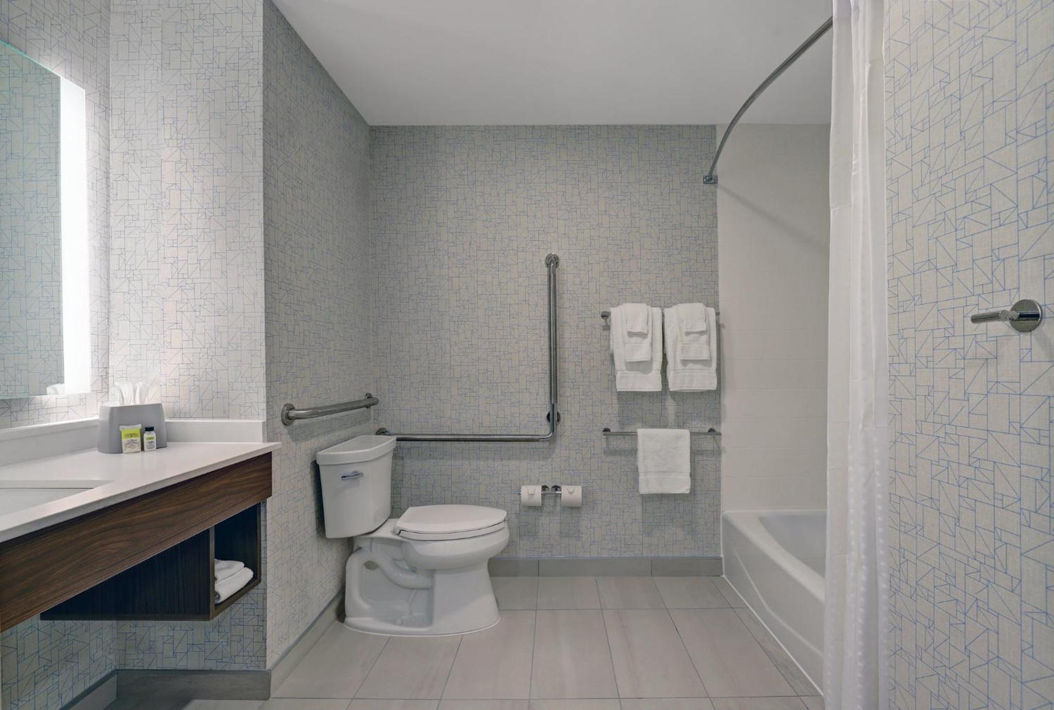 King Room - Hearing Accessible/Non-Smoking  - Photo 6