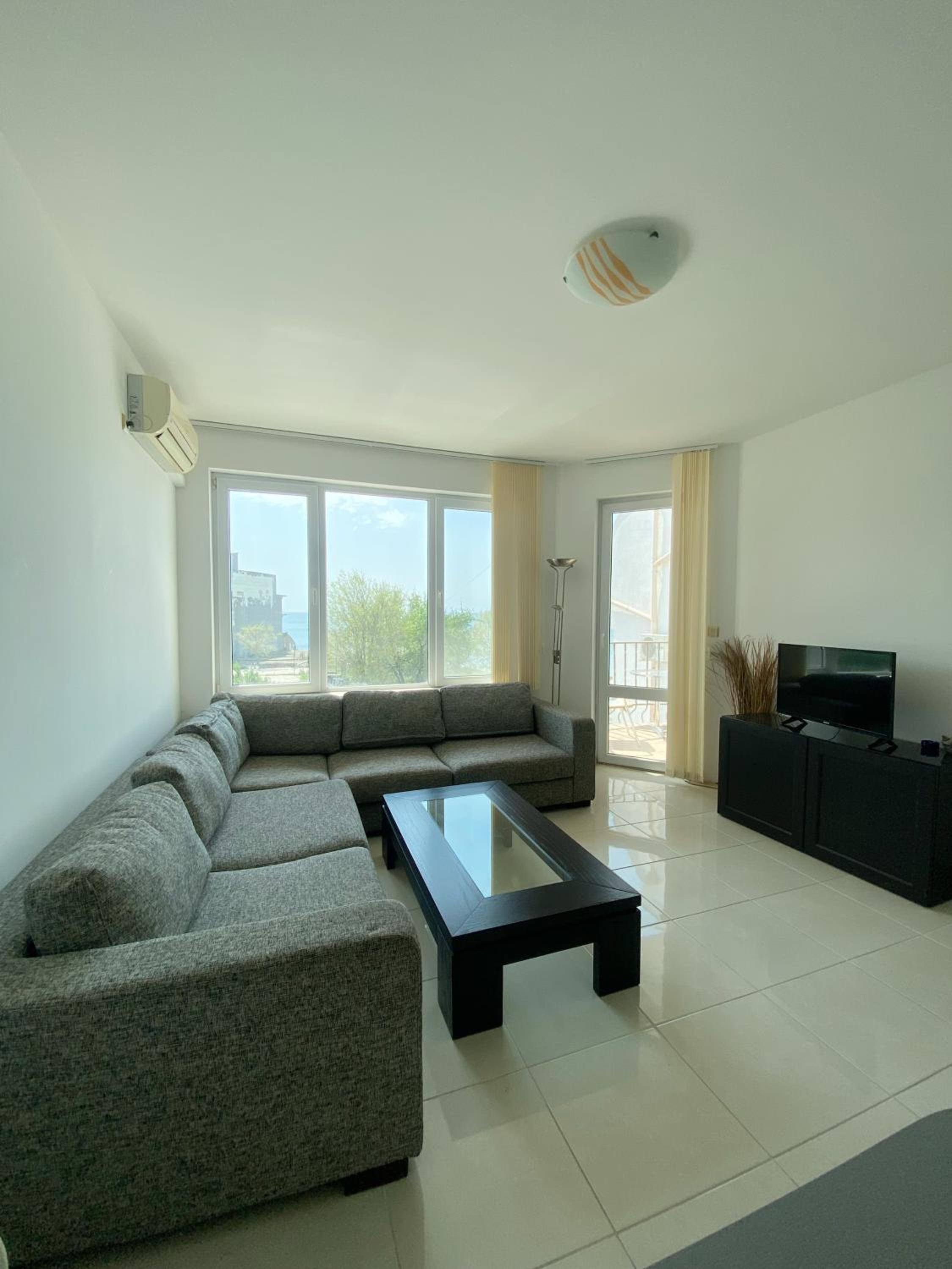 Apartment with Sea View photo 2