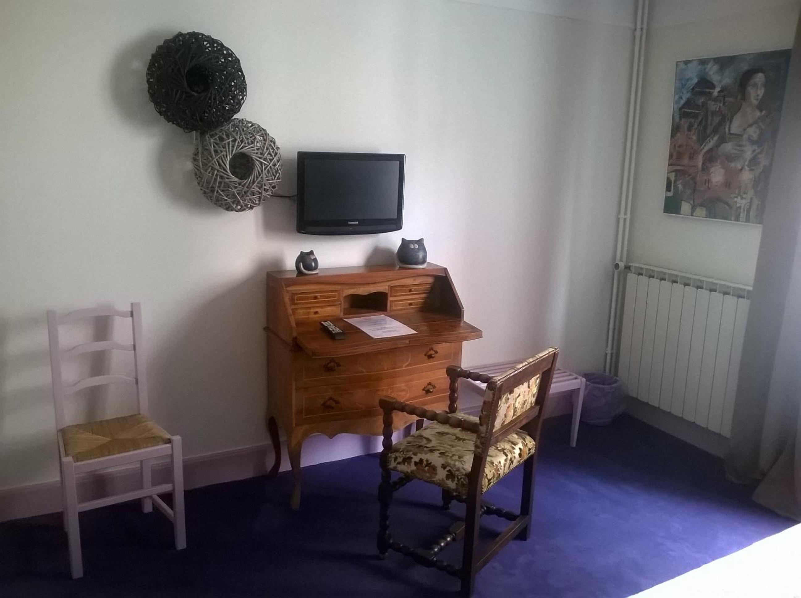 Double Room - Photo 10