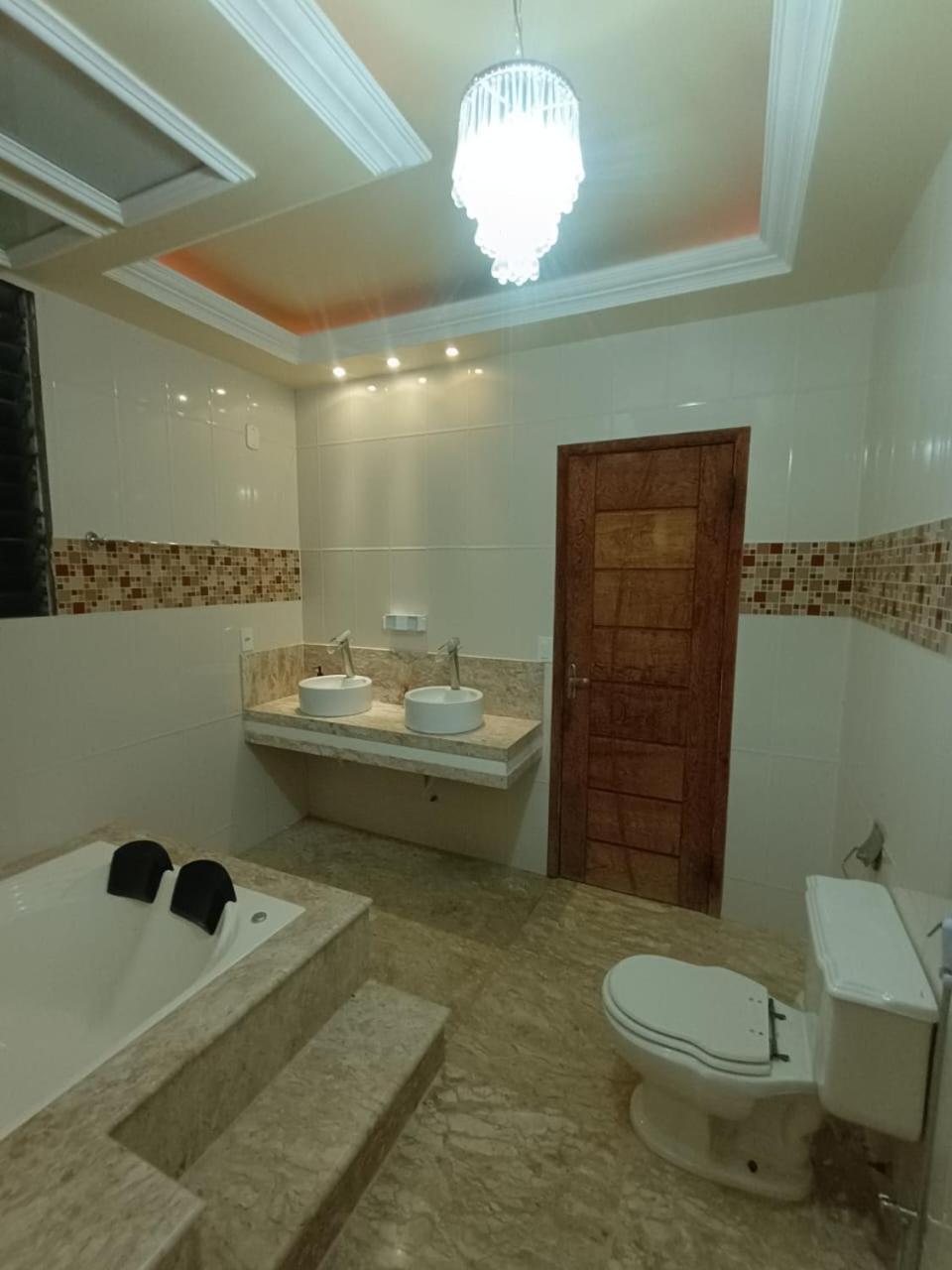 Four-Bedroom House photo 2