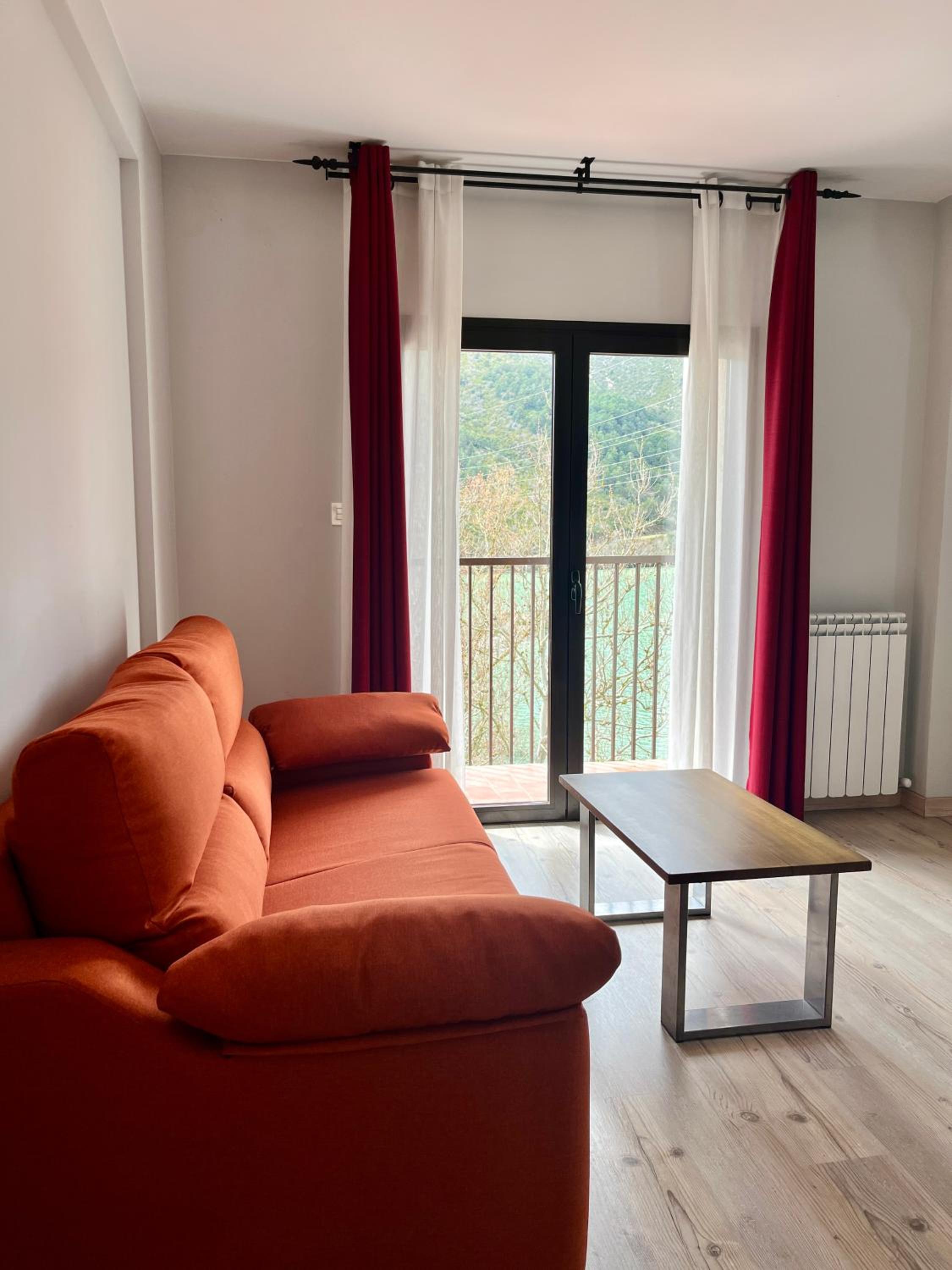 Apartment with Terrace - Photo 10