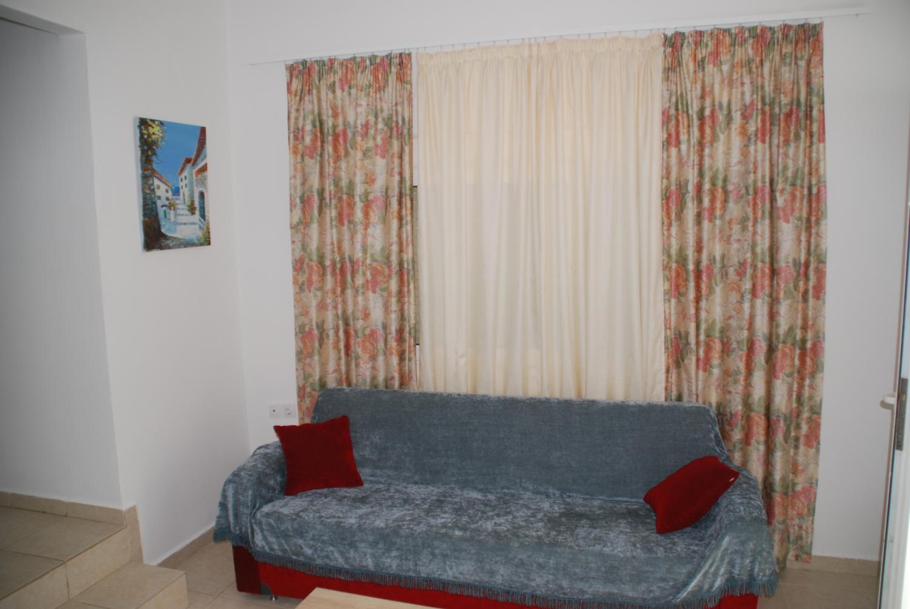 Apartment with Sea View - Photo 6