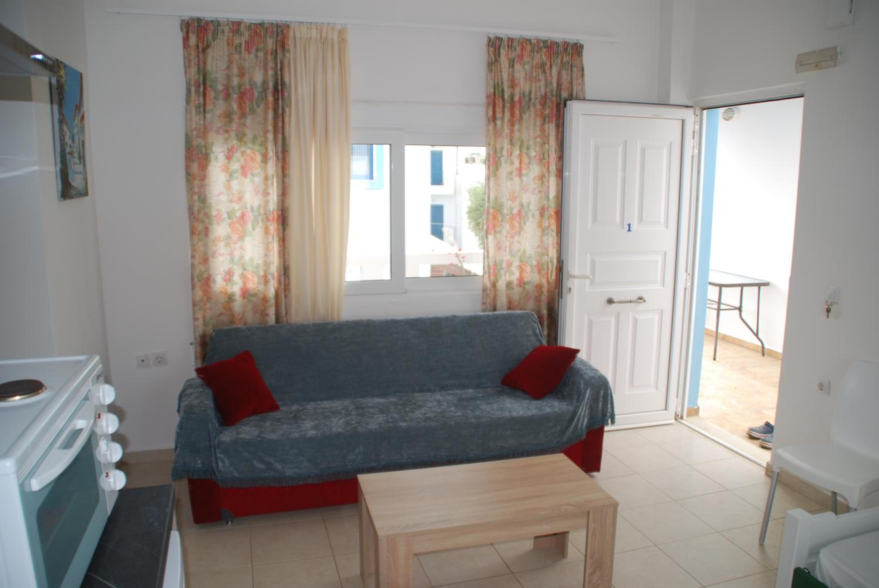 Apartment with Sea View - Photo 7