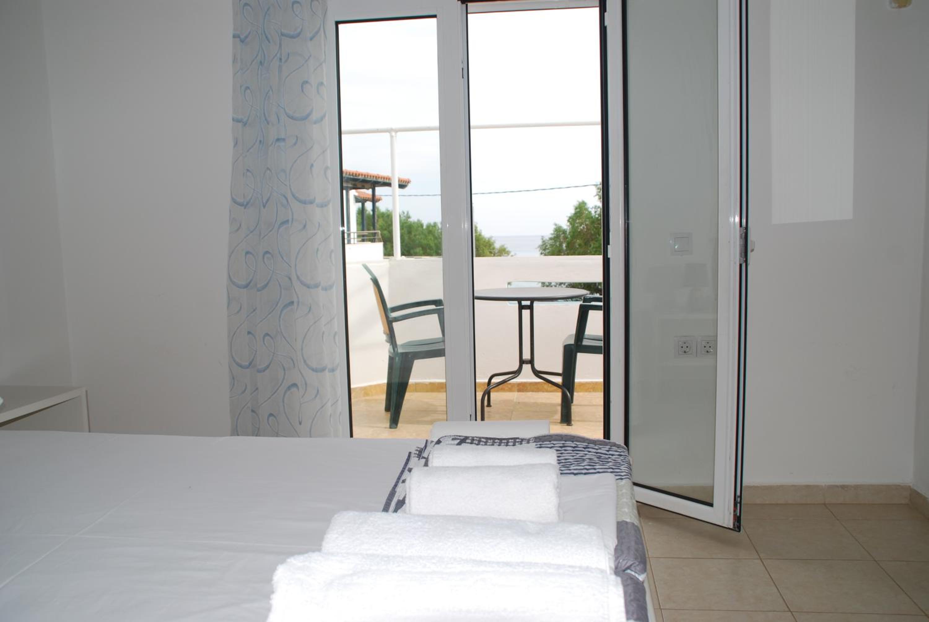 Apartment with Sea View - Photo 11