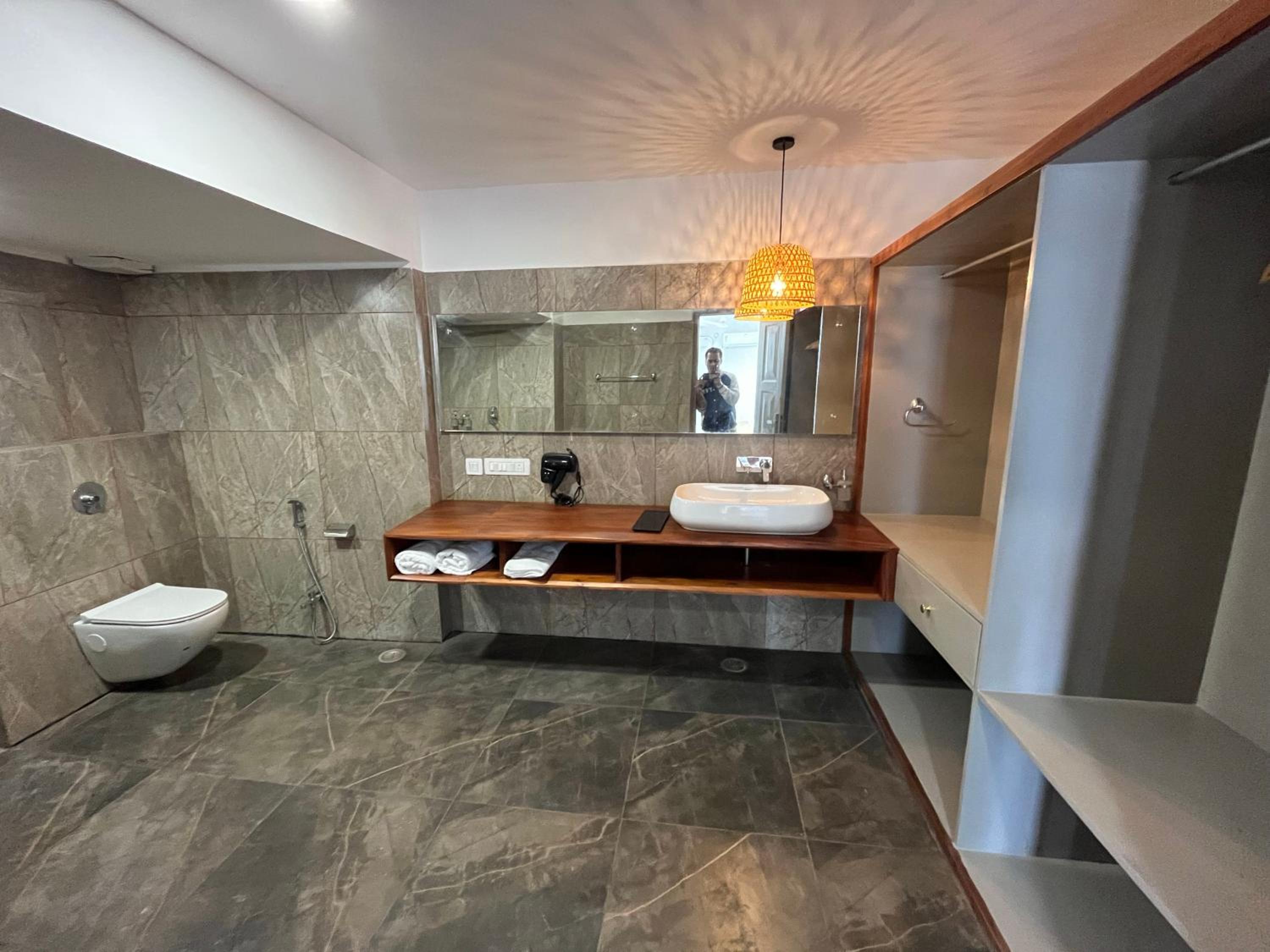 King Suite with Balcony photo 2
