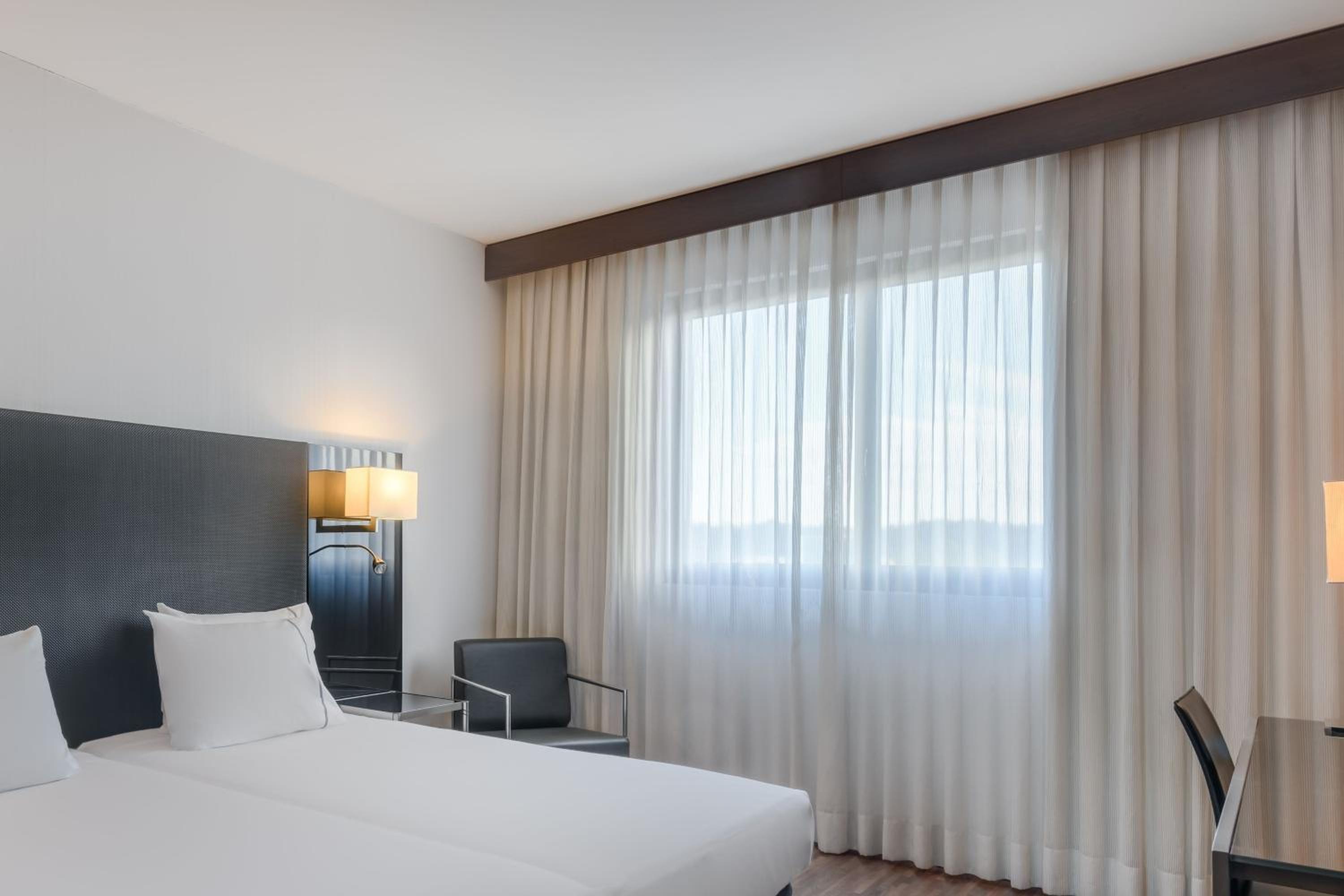 Standard Twin Room, Guest room, 2 Twin/Single Bed(s) - Photo 3
