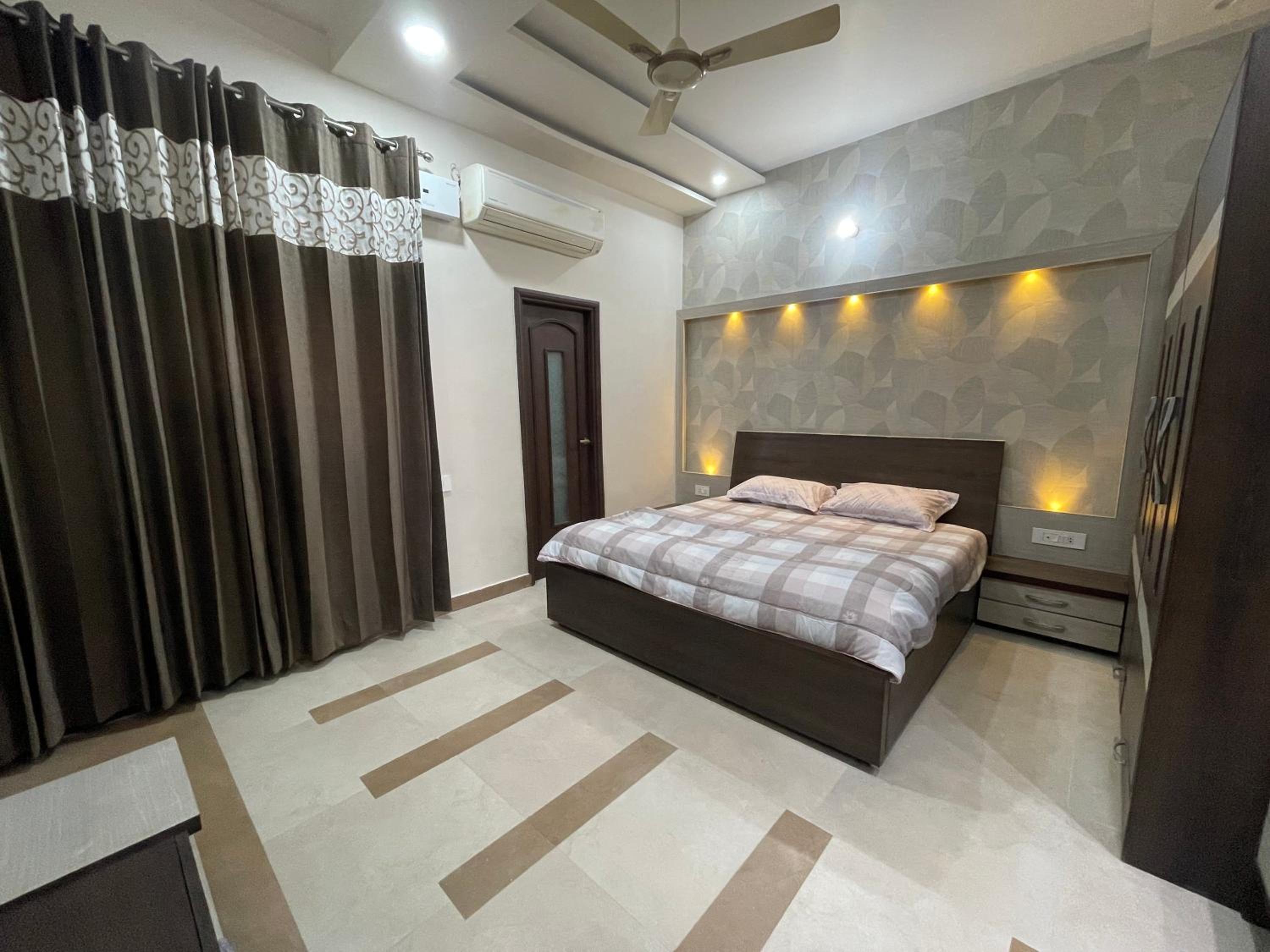 Four-Bedroom House photo 1