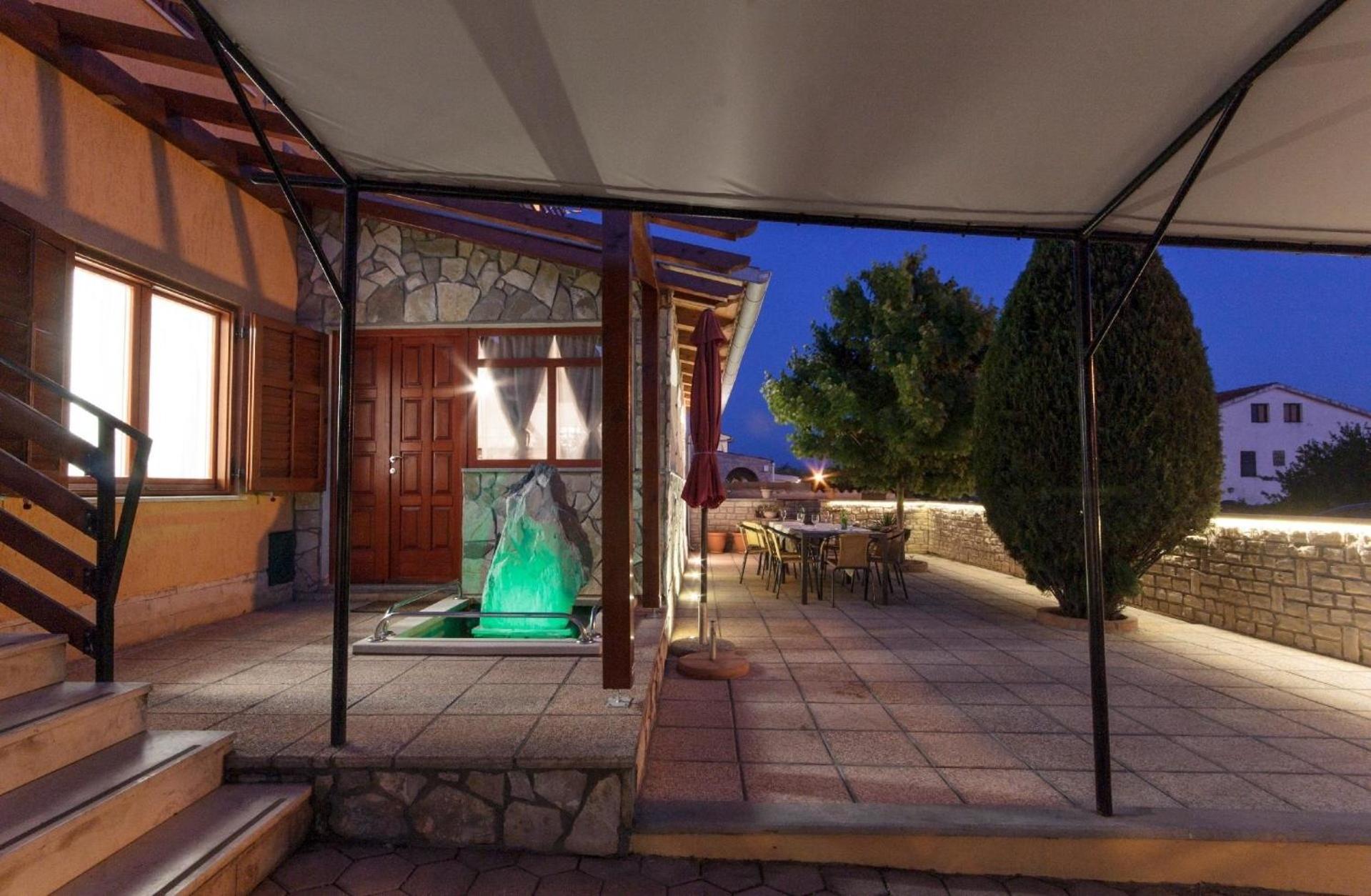 Thirteen-Bedroom Holiday home photo 1