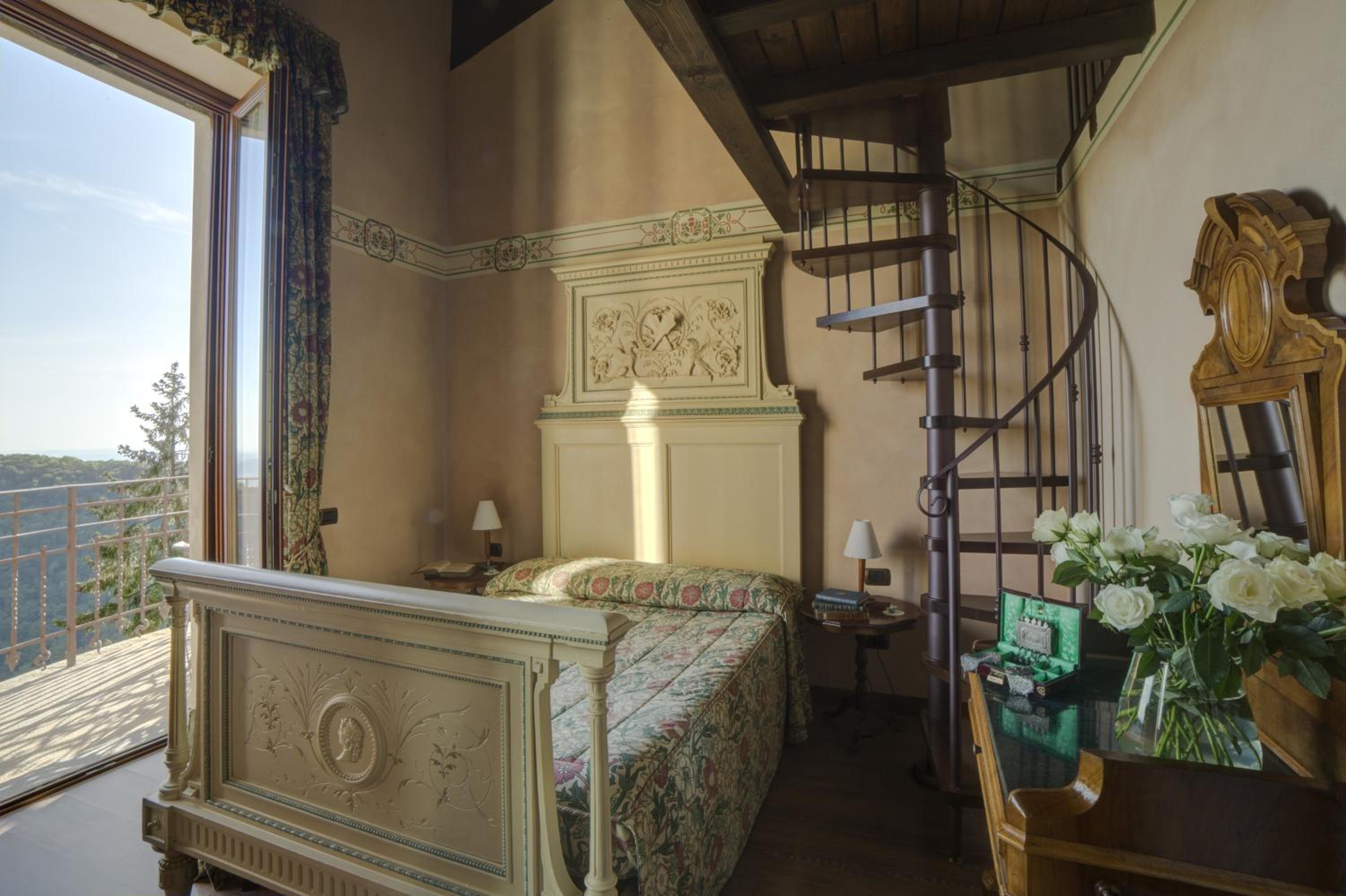Double Room with Balcony - Photo 5