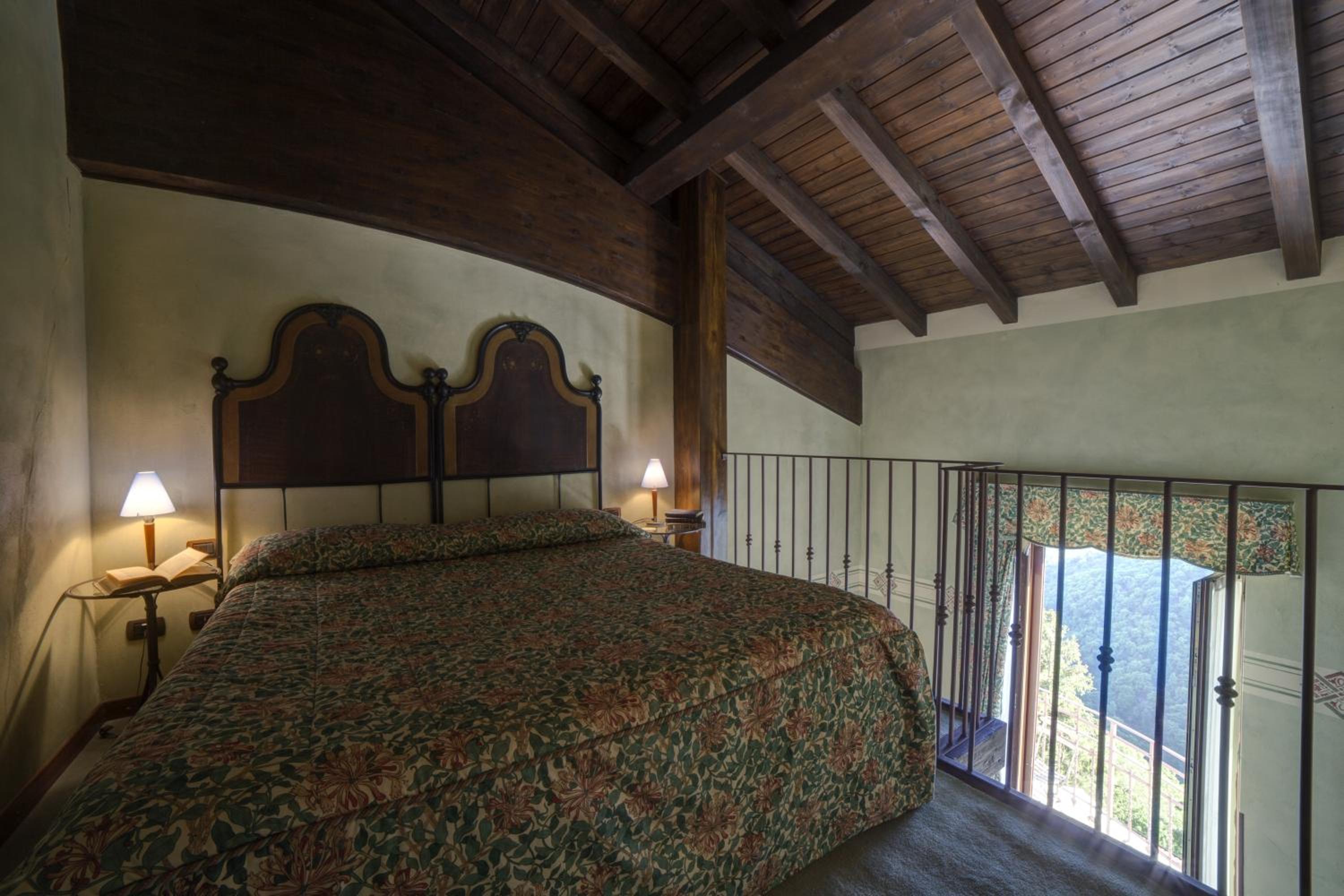 Double Room with Balcony - Photo 1