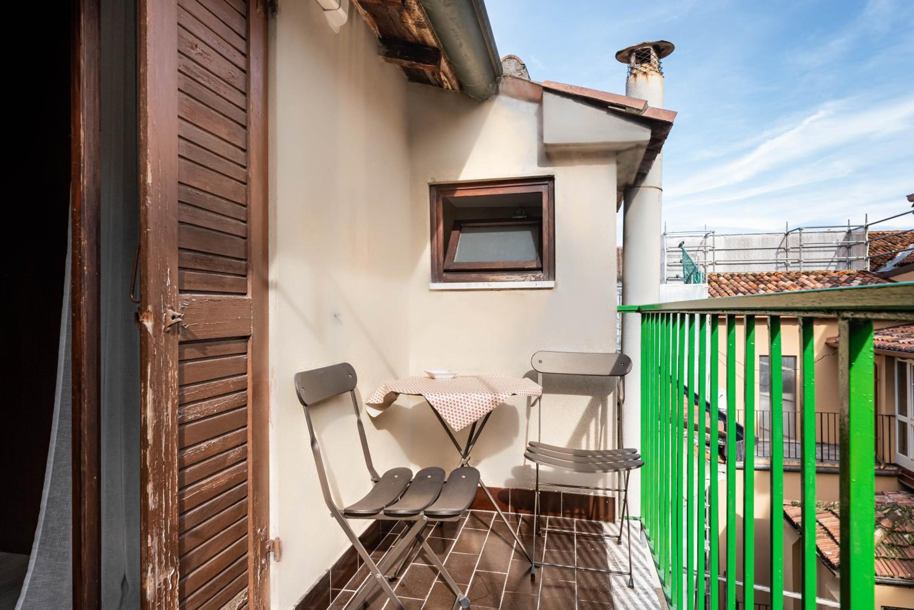 Double Room with Balcony - Photo 14