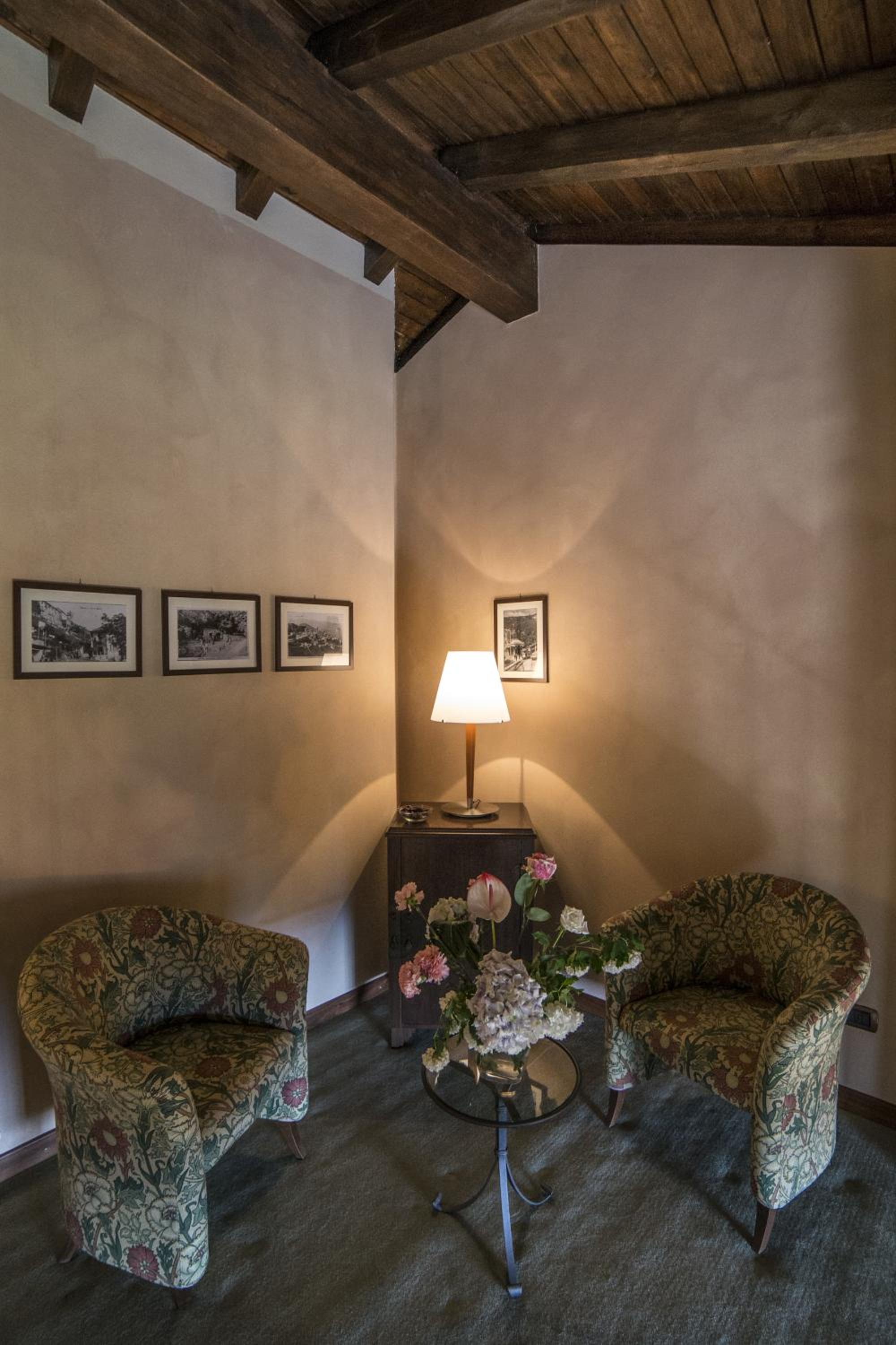 Double Room with Balcony - Photo 4