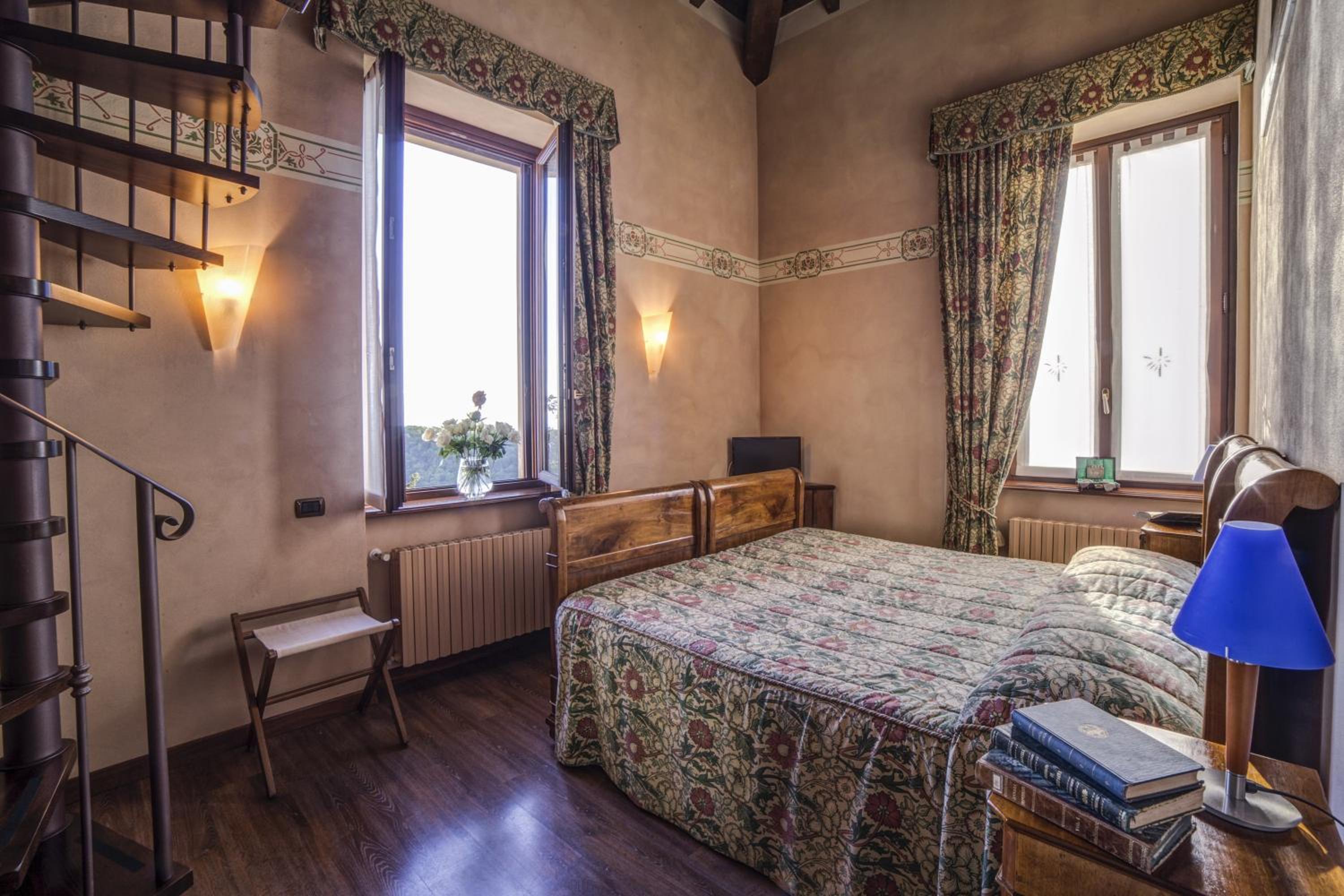 Double Room with Lake View - Photo 1