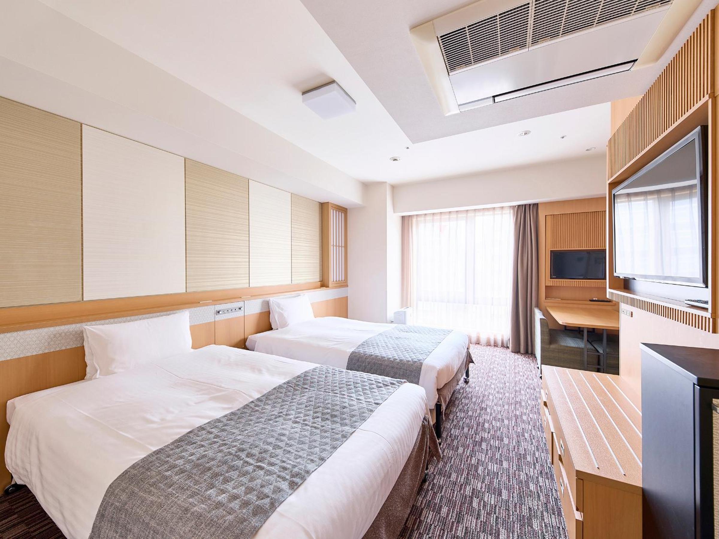 Deluxe Quadruple Room - Non-Smoking - Photo 7