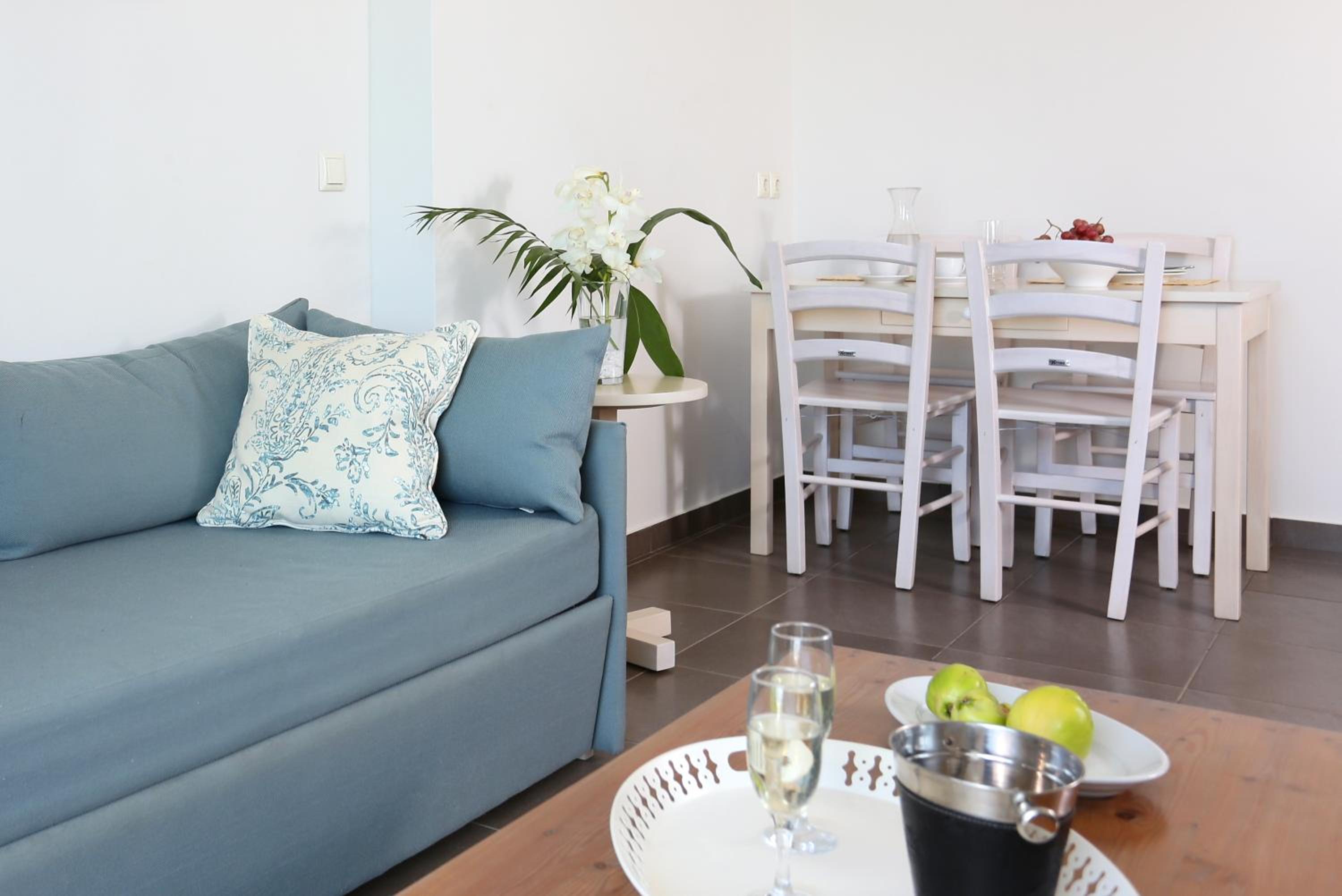 Apartment with Sea View - Photo 11