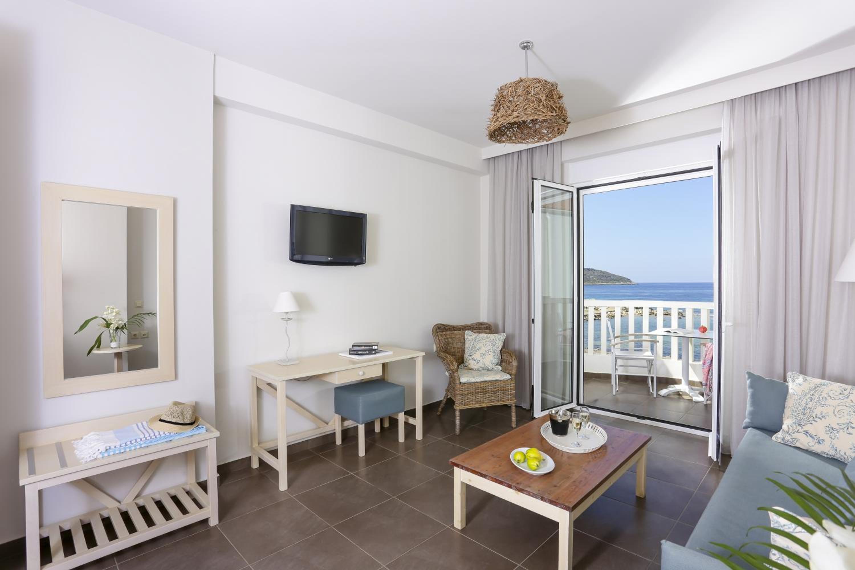 Apartment with Sea View - Photo 16