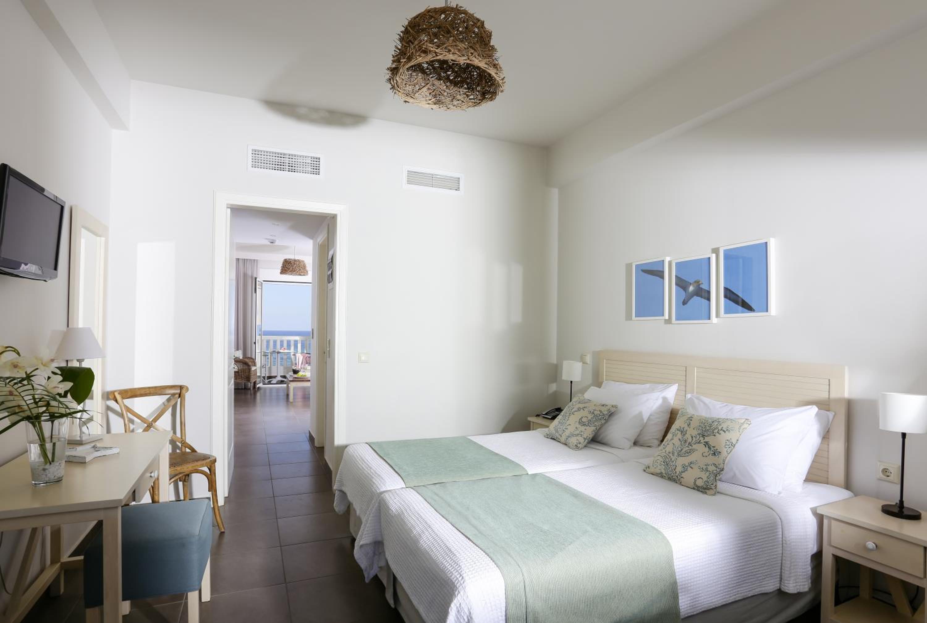Apartment with Sea View - Photo 12