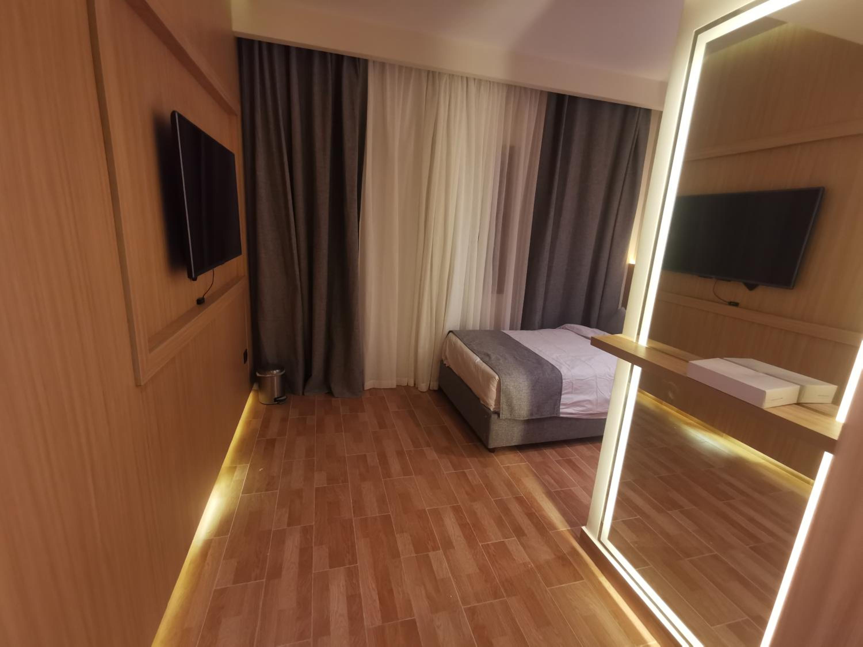 Deluxe Single Room