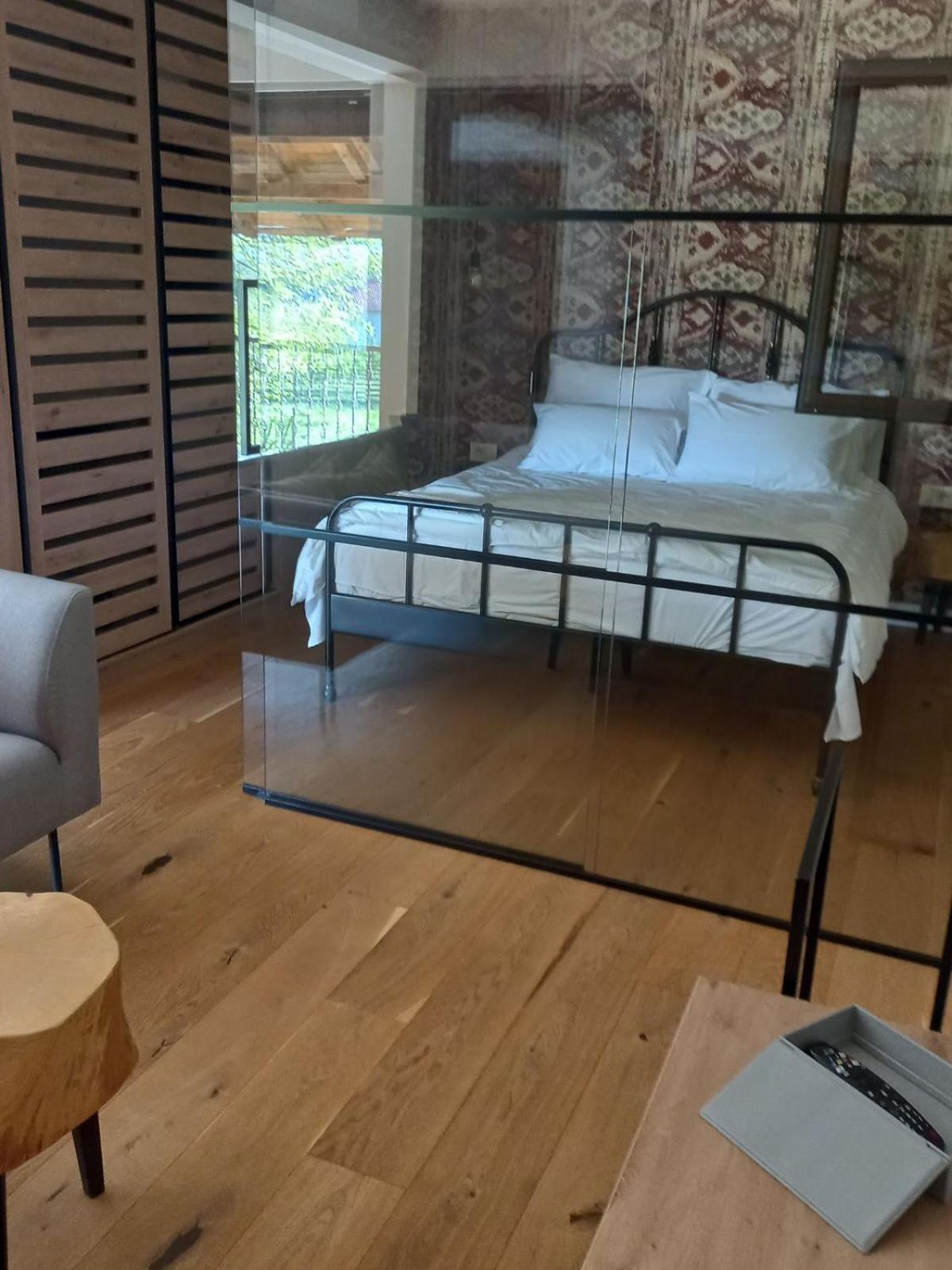 One-Bedroom House photo 1