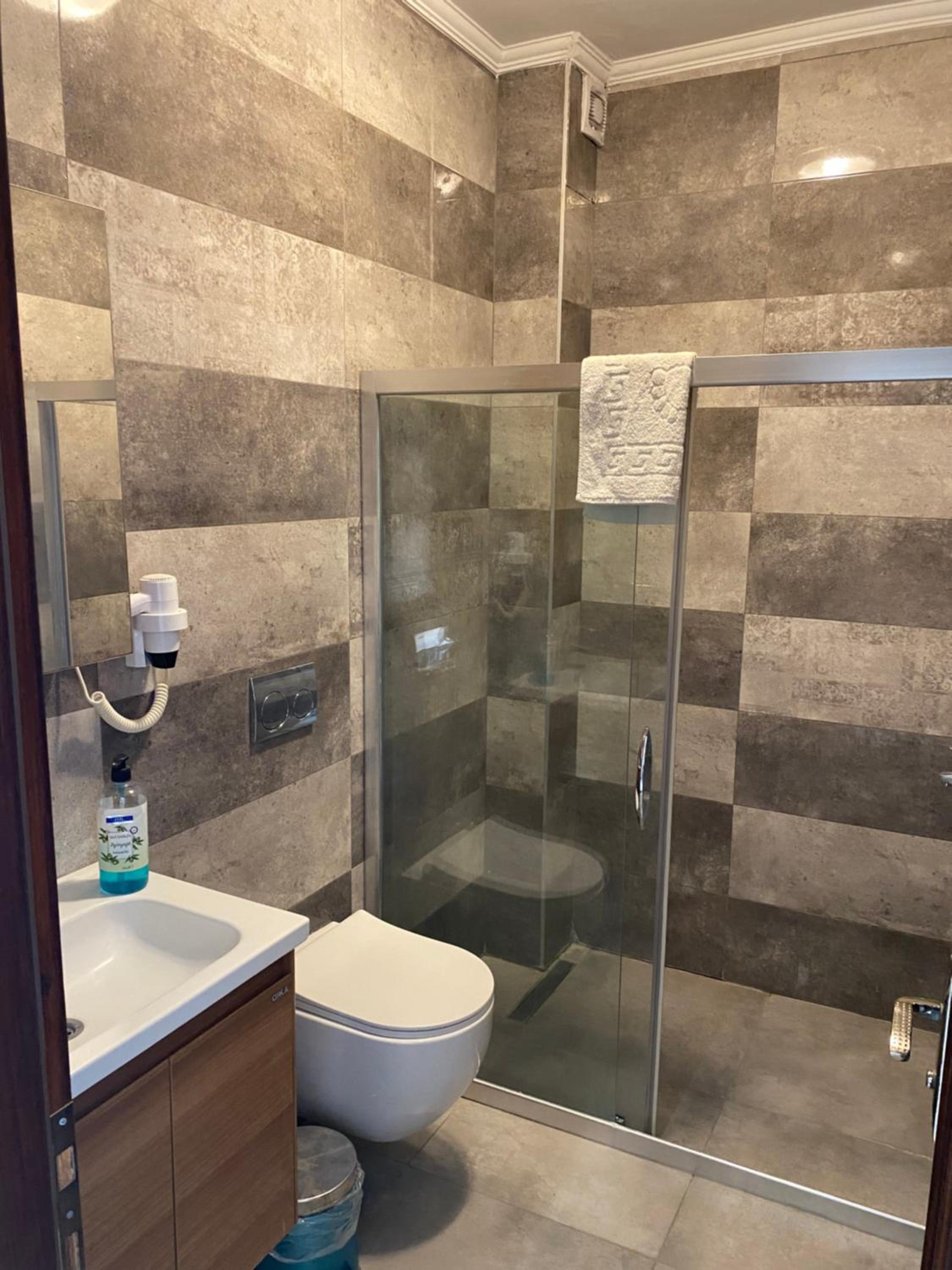 Standard Double or Twin Room photo 2