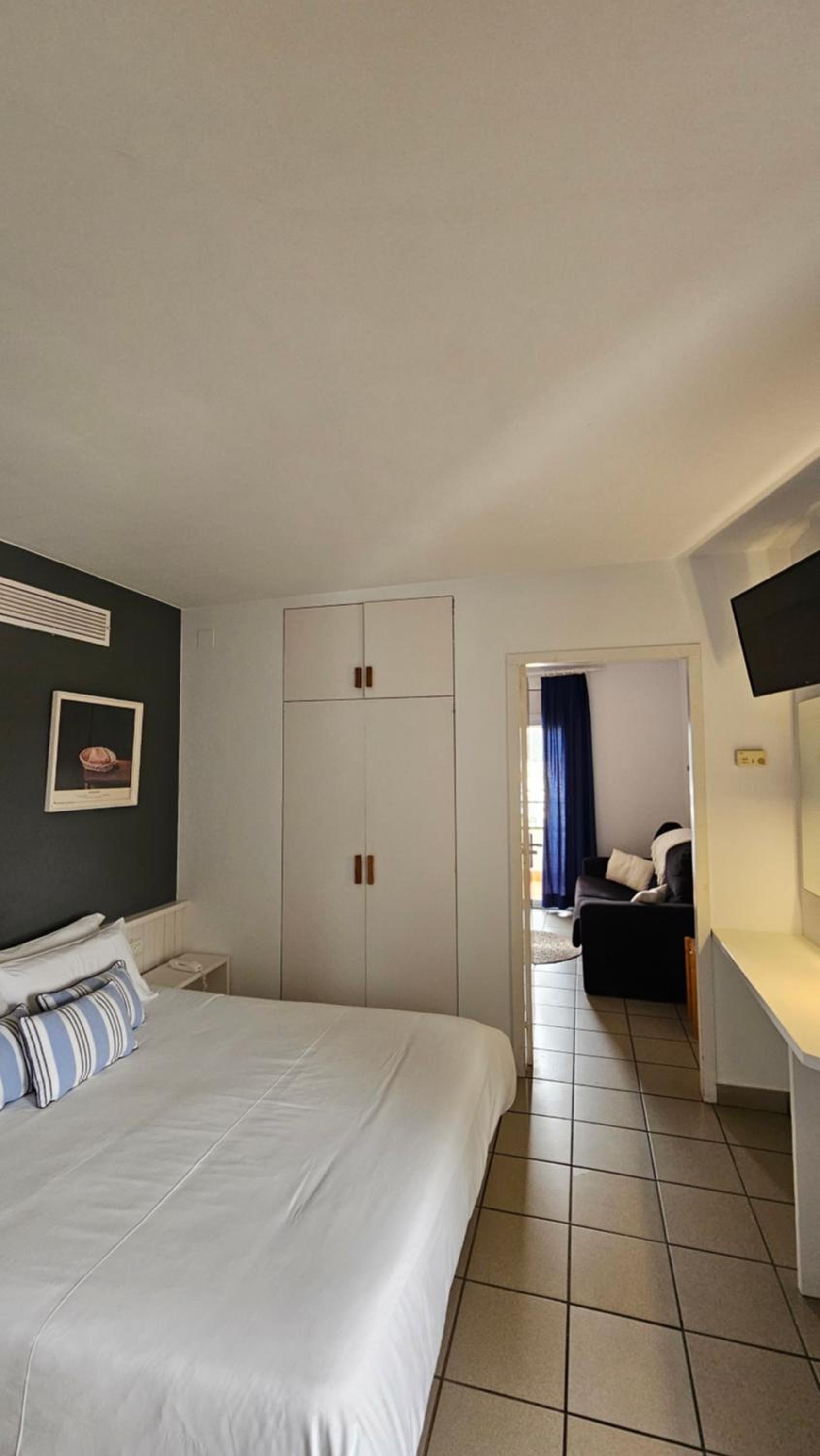 Double or Twin Room with Mountain View photo 2