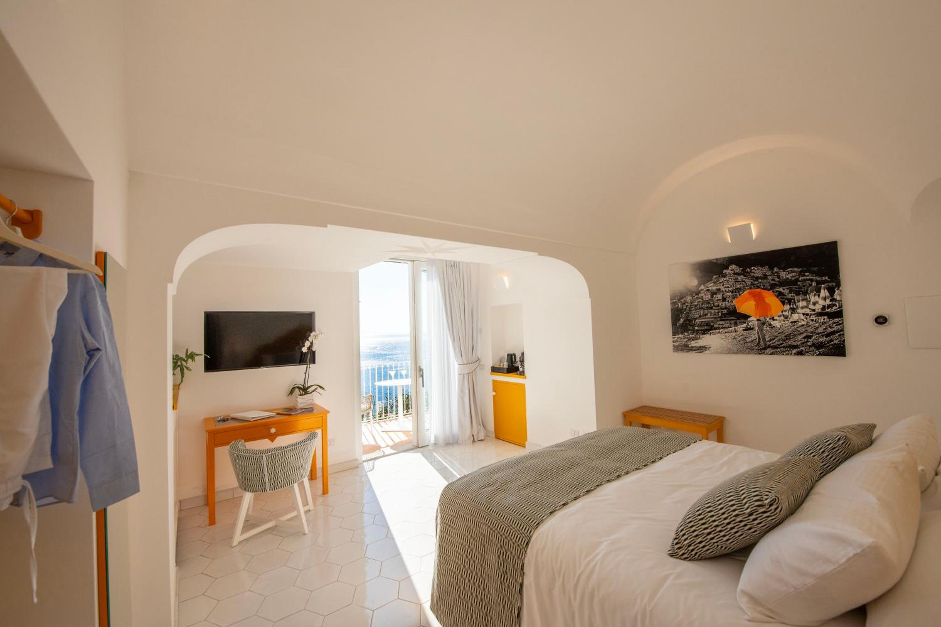 Deluxe Double or Twin Room with Sea View photo 2