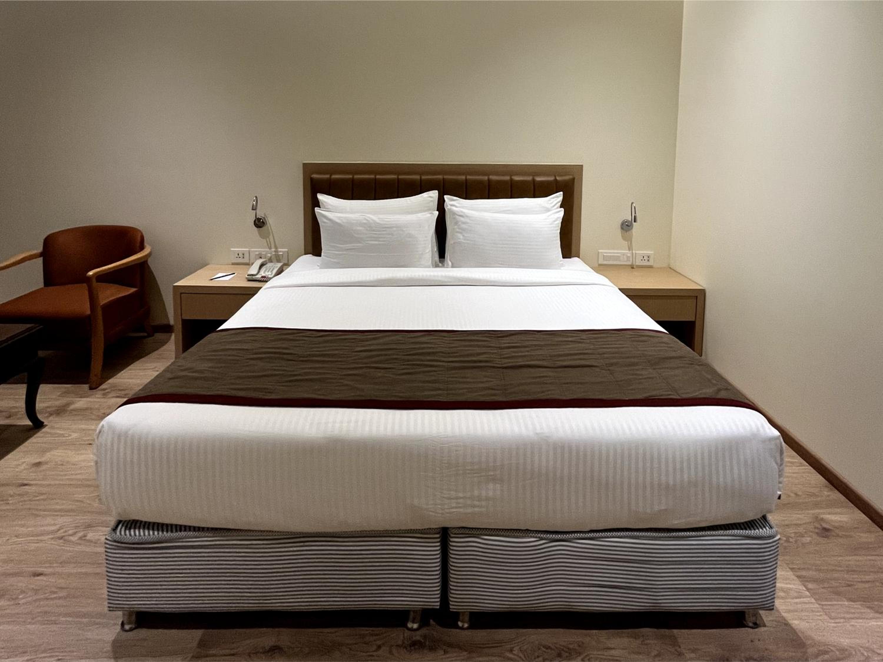 Club Double Room - Photo 1