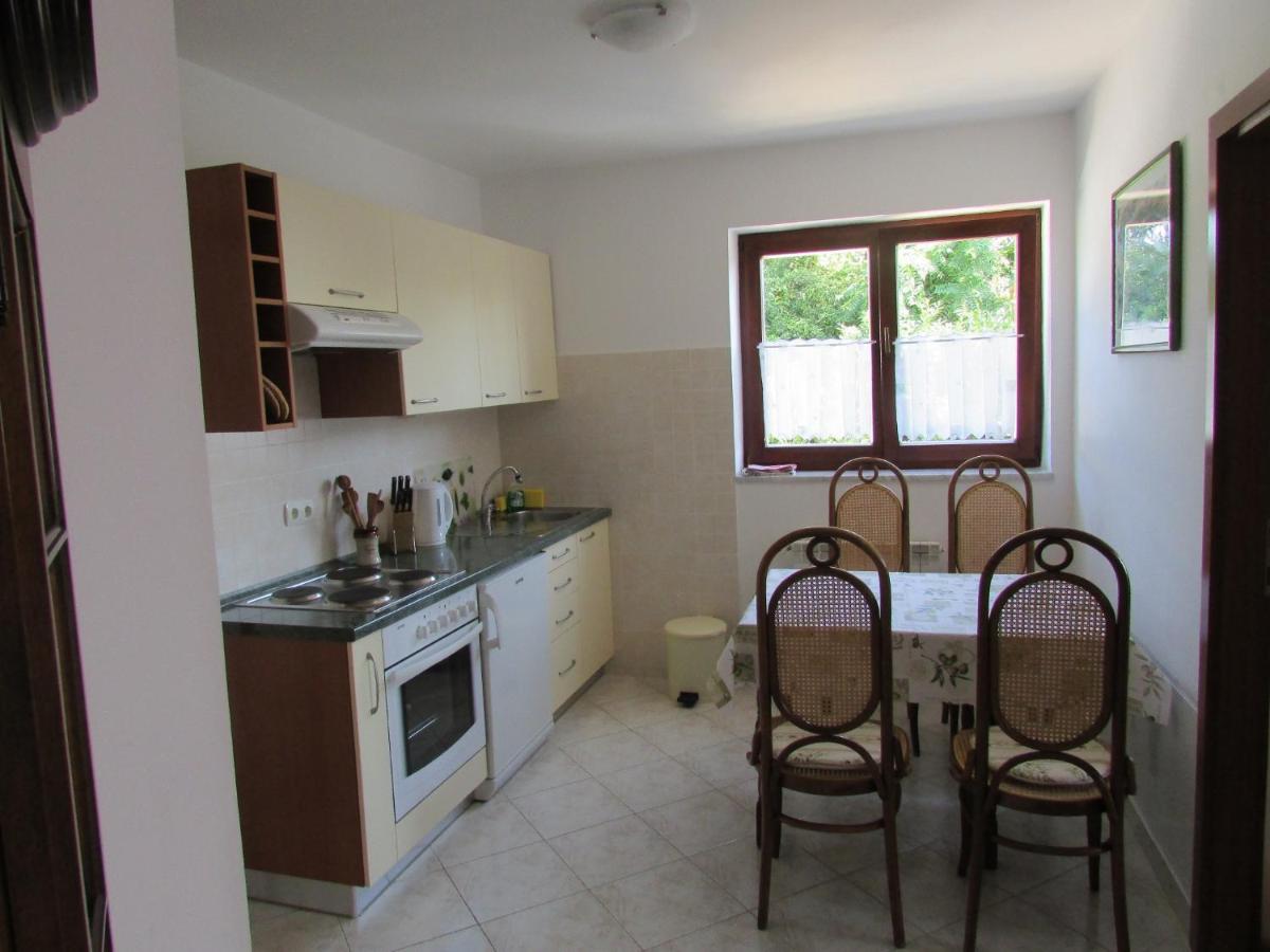 One-Bedroom Apartment (4 Adults)