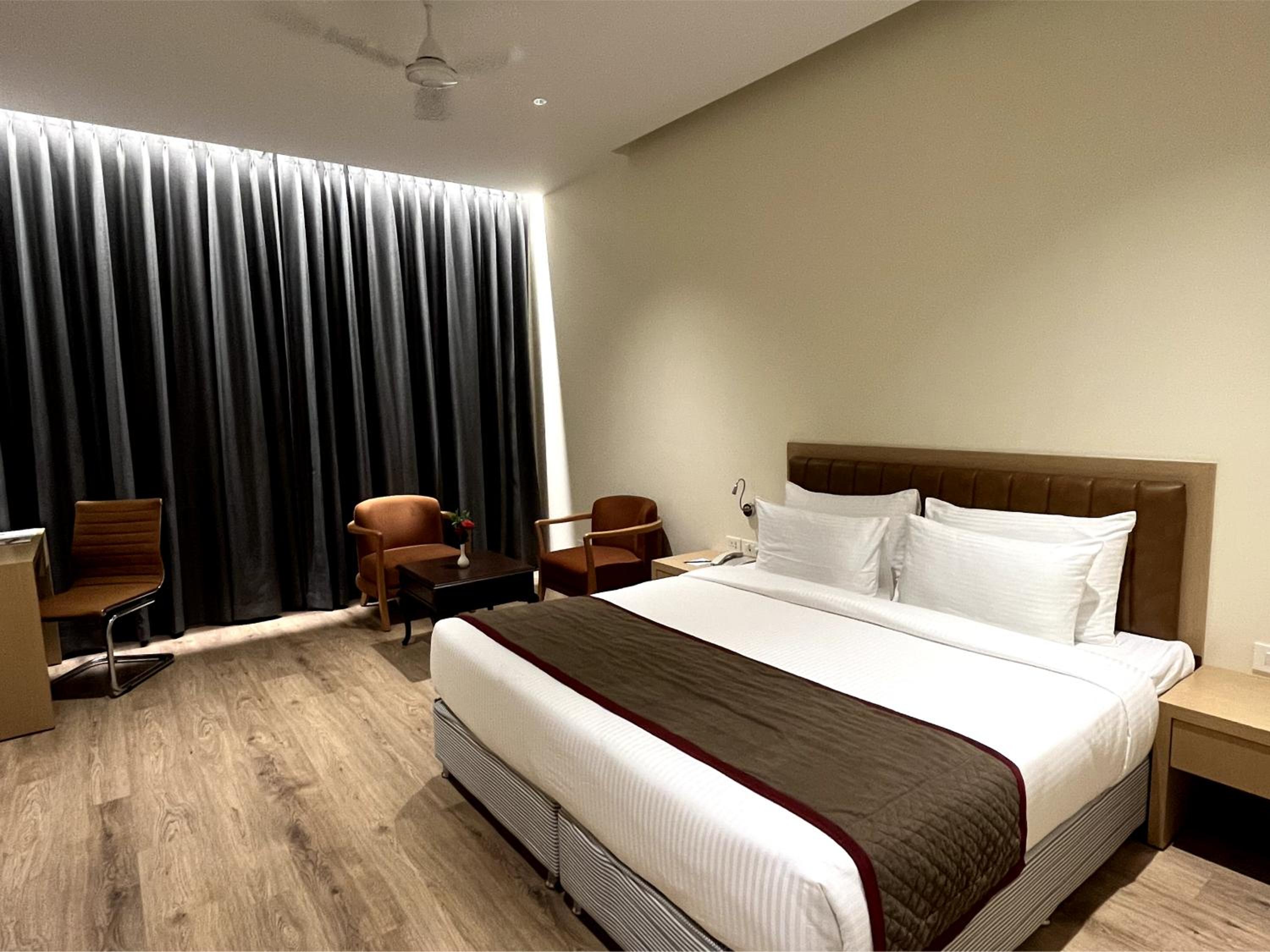 Club Double Room - Photo 2
