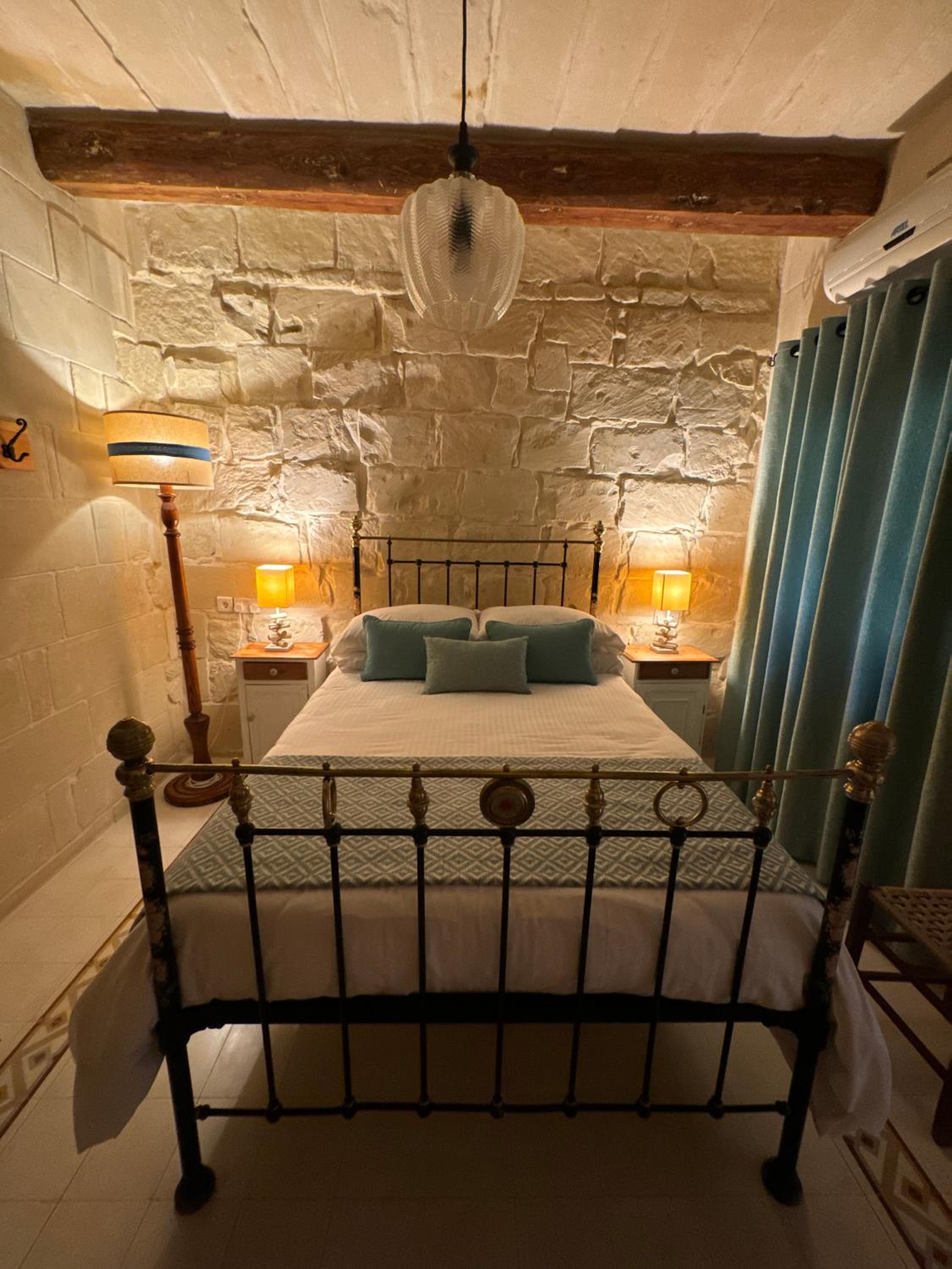 Economy Double Room photo 2