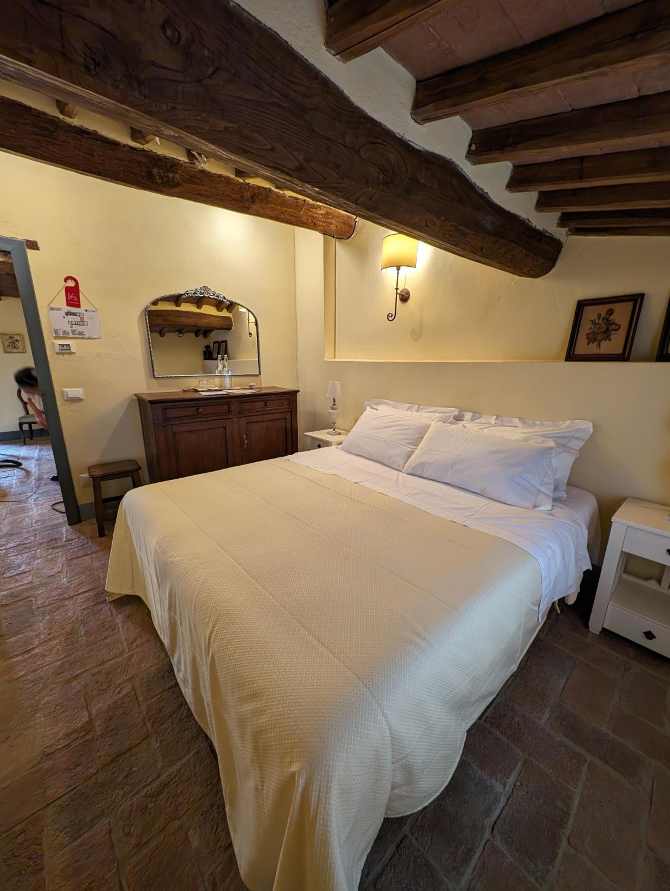 Double or Twin Room with Private Bathroom photo 3