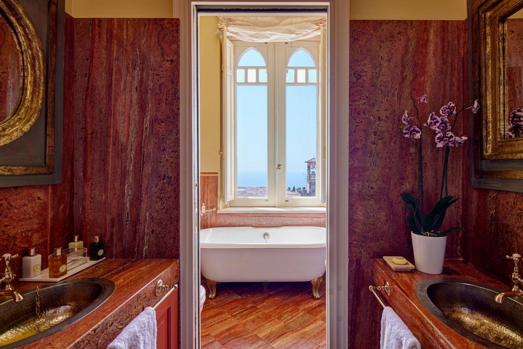 Deluxe Double Room - Photo 5