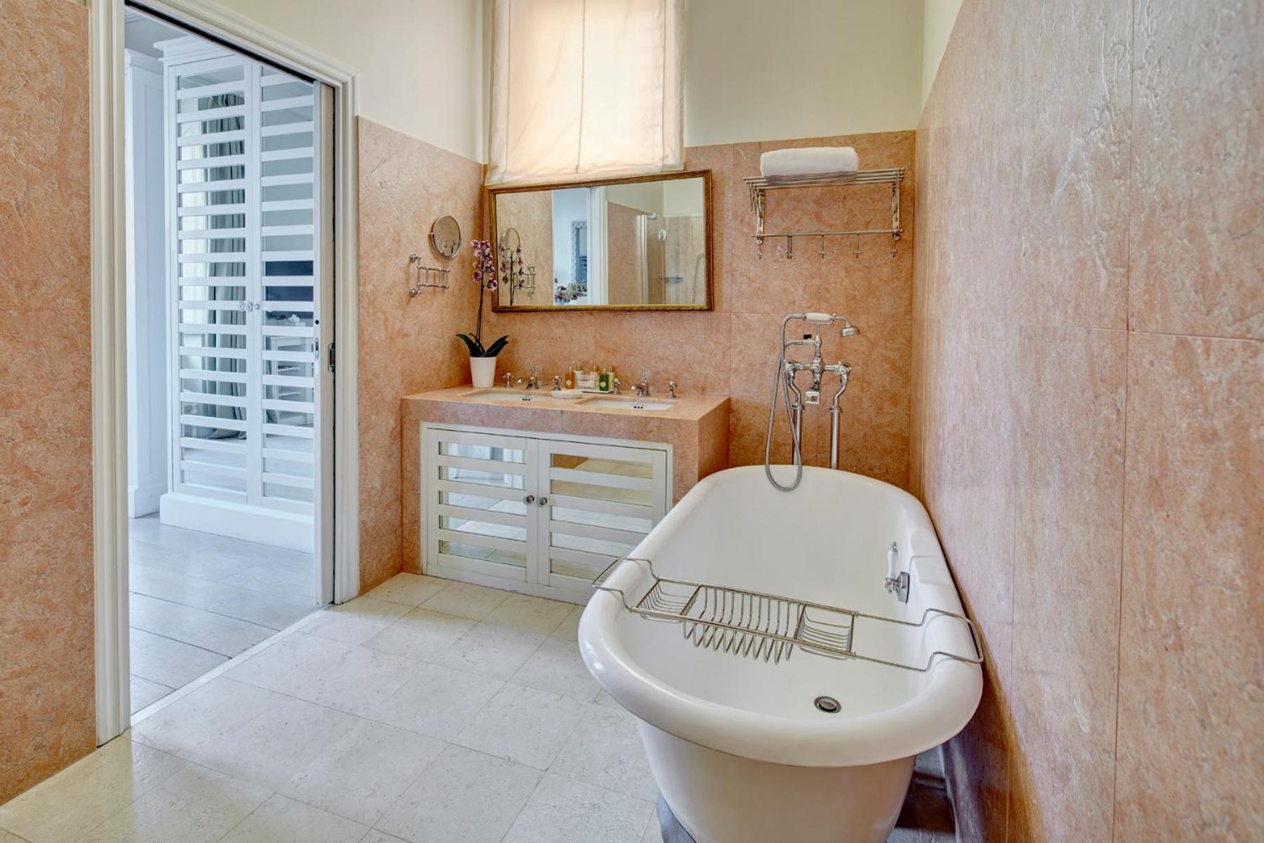 Executive Junior Suite - Photo 5