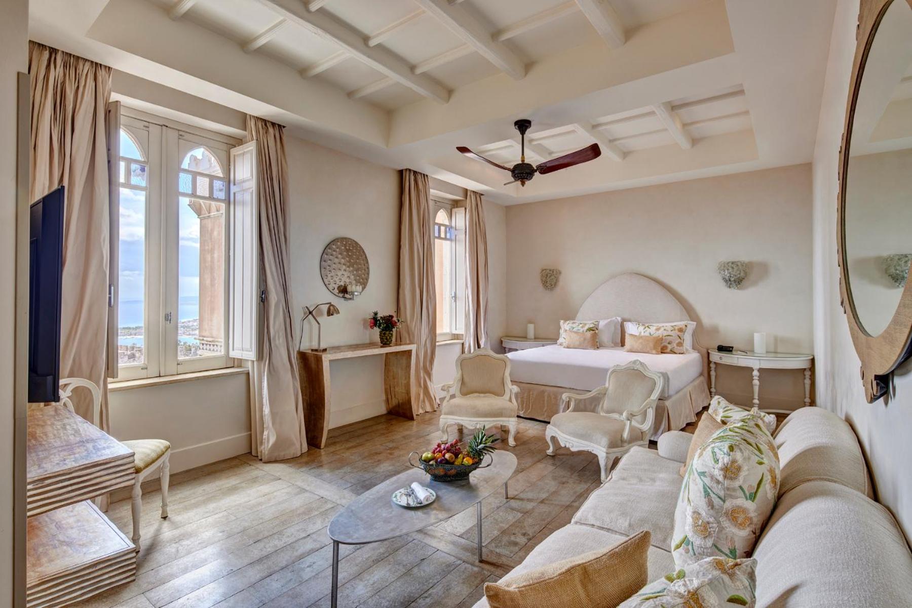 Premium Junior Suite with Sea View - Photo 2