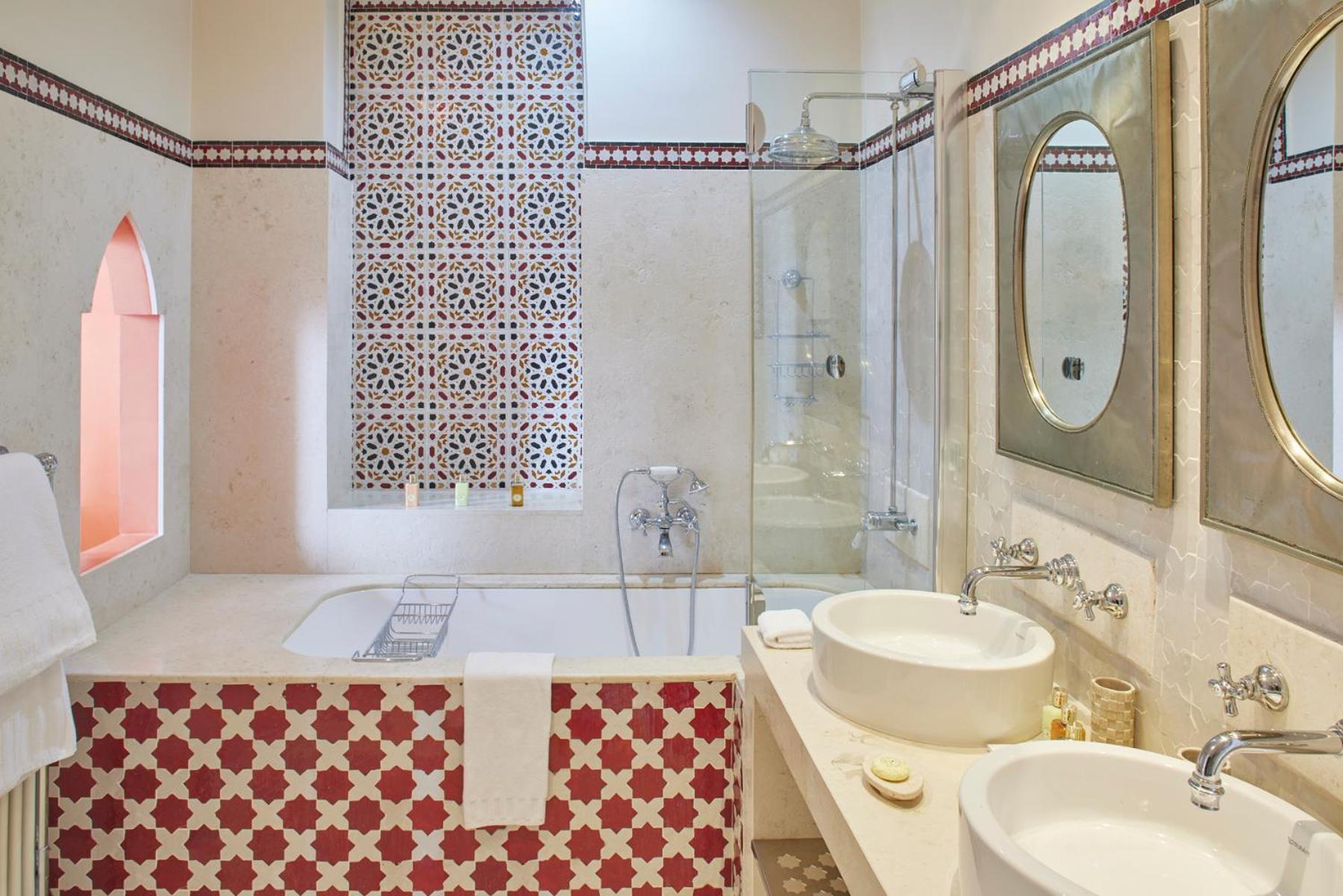 Deluxe Junior Suite with Sea View - Photo 4