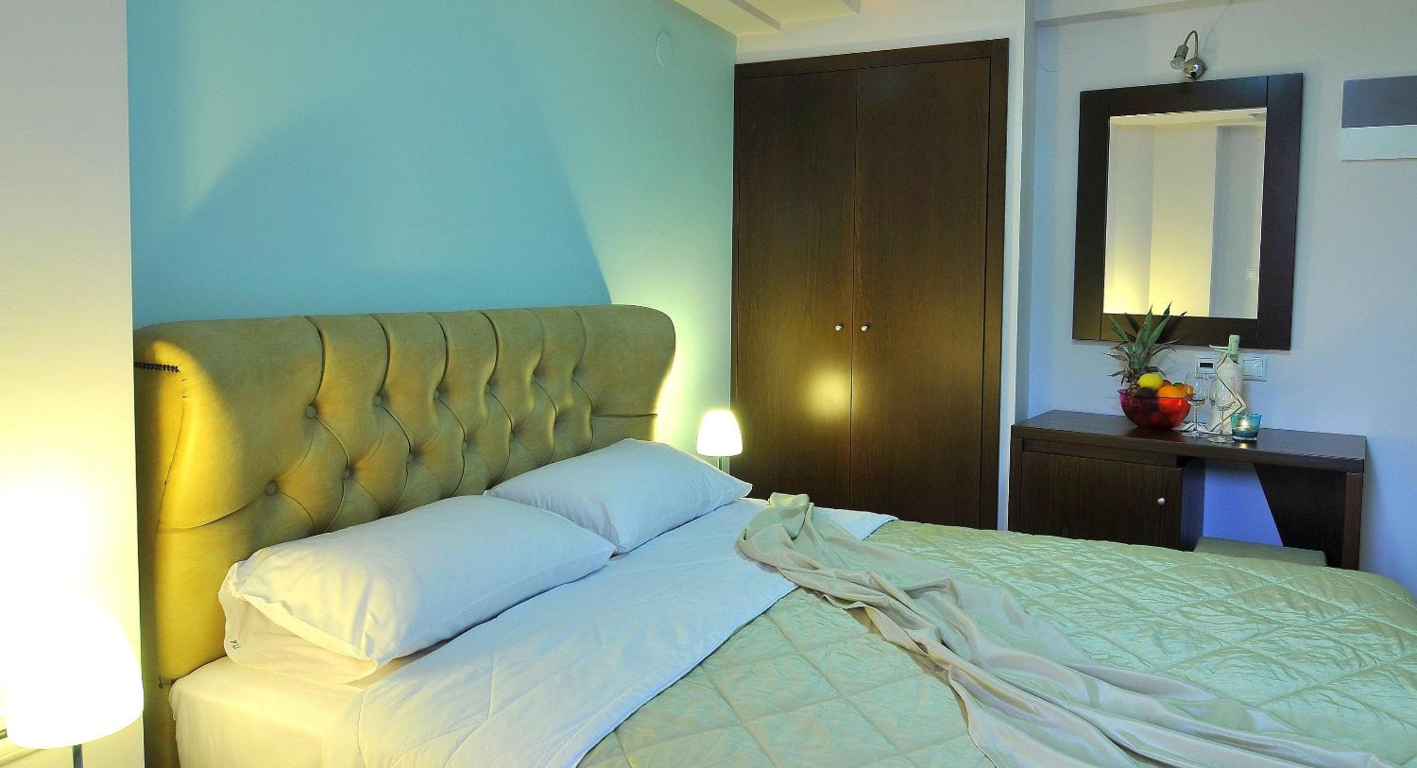 Double or Twin Room - Photo 12